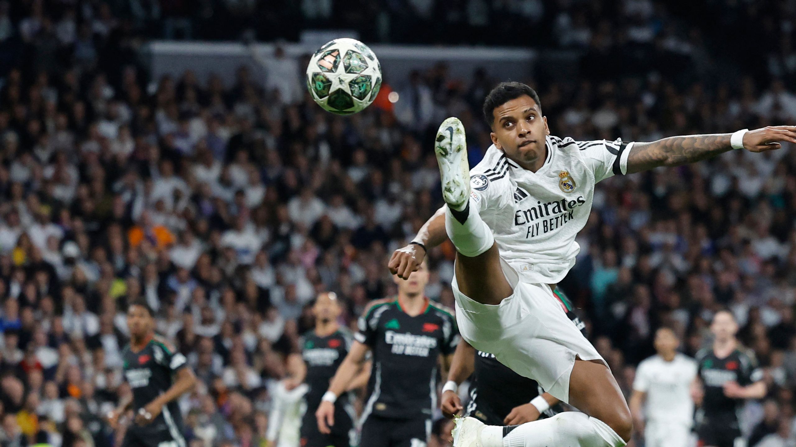 TOPSHOT-FBL-EUR-C1-REAL MADRID-ARSENAL