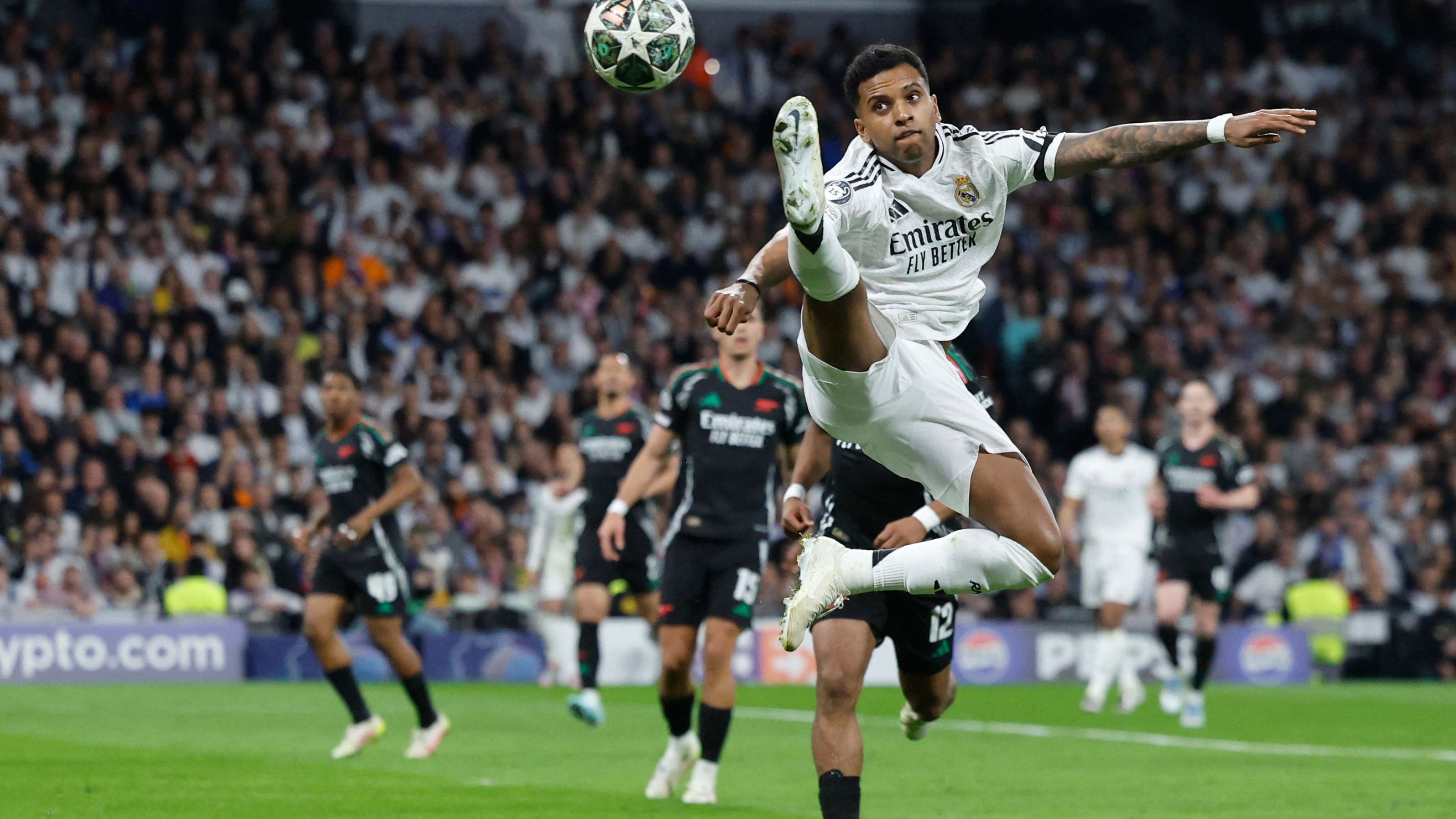 TOPSHOT-FBL-EUR-C1-REAL MADRID-ARSENAL