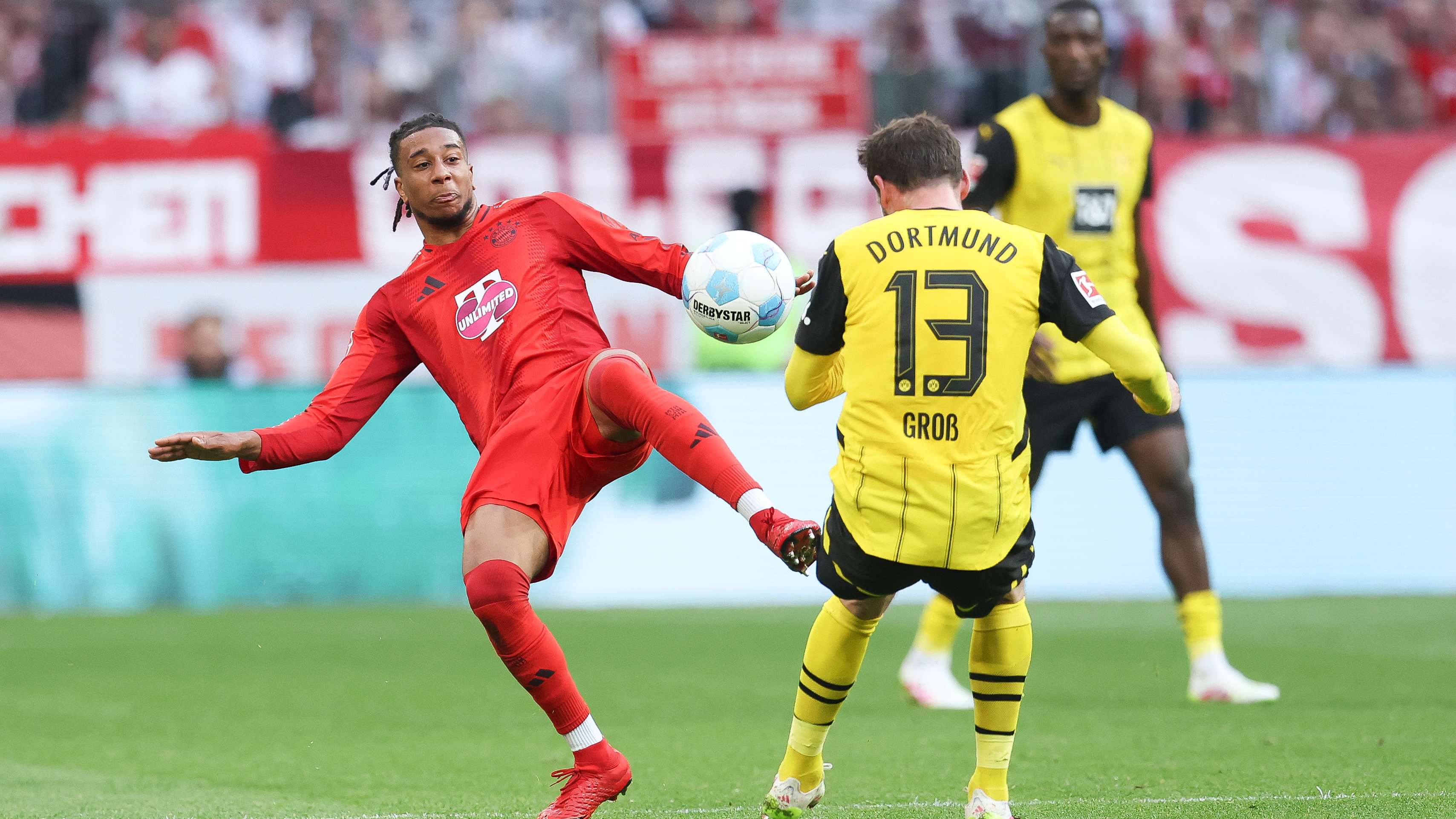 FC Bayern München v Borussia Dortmund - Bundesliga