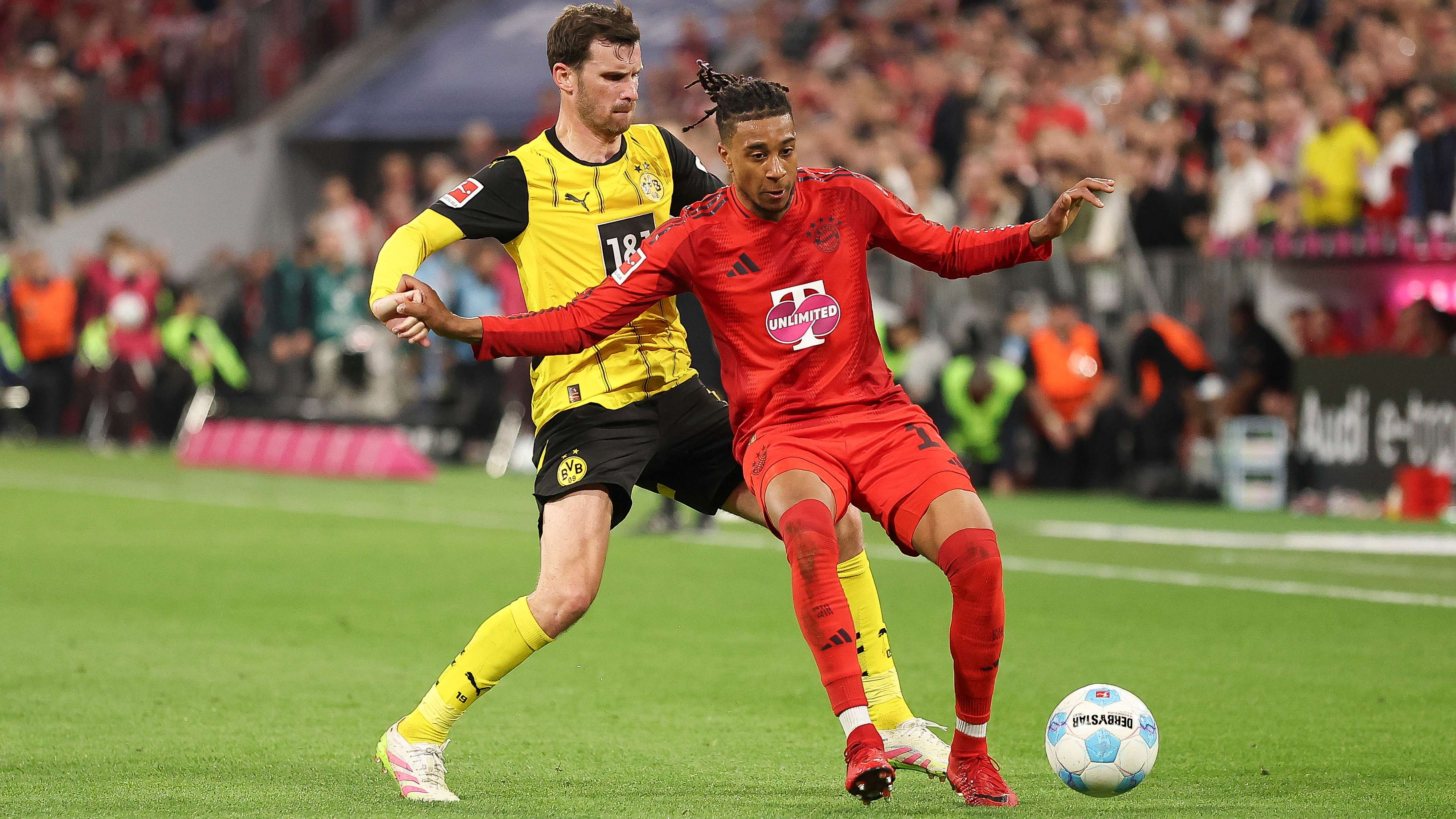FC Bayern München v Borussia Dortmund - Bundesliga