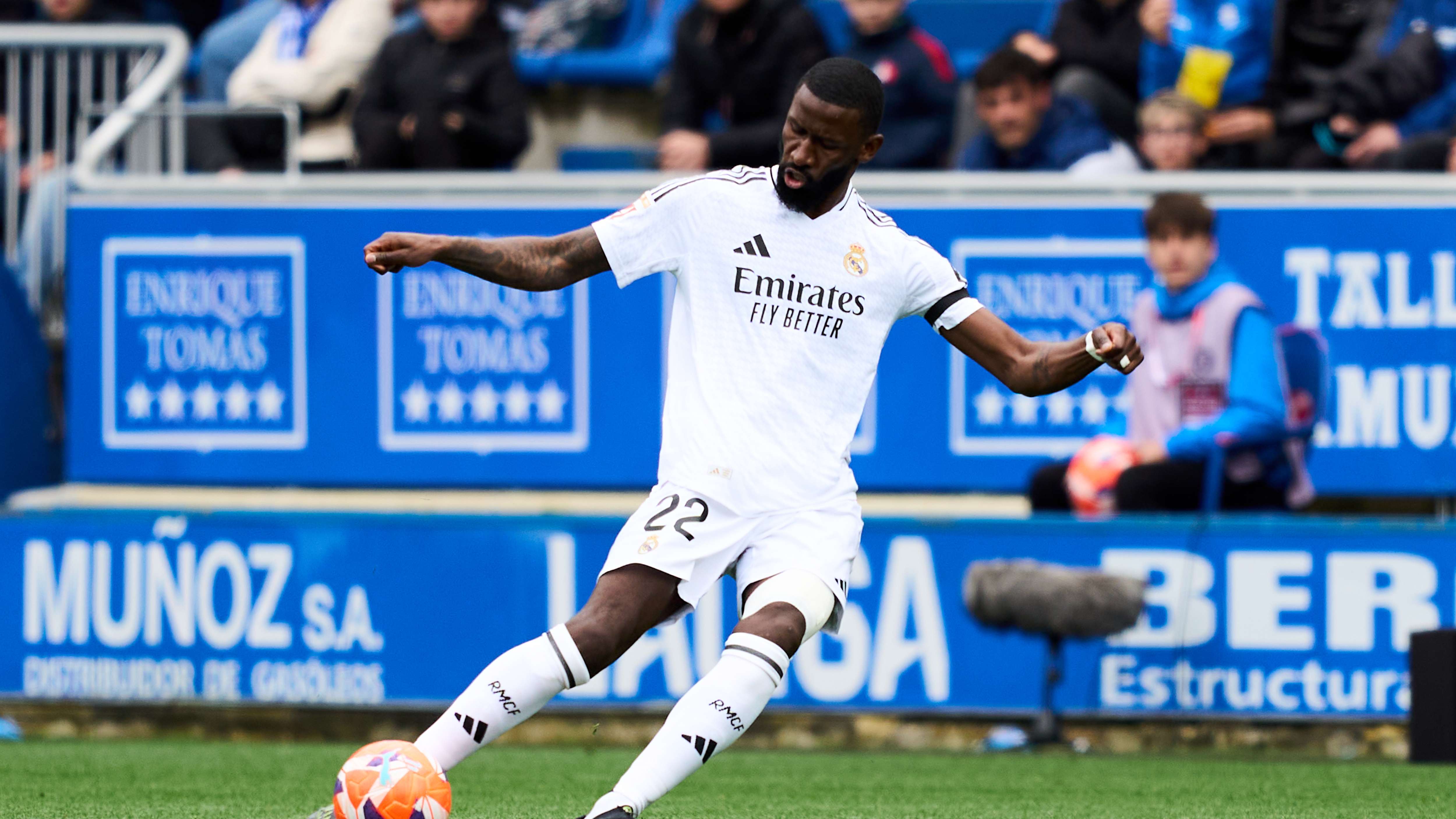 Deportivo Alaves v Real Madrid CF - La Liga EA Sports