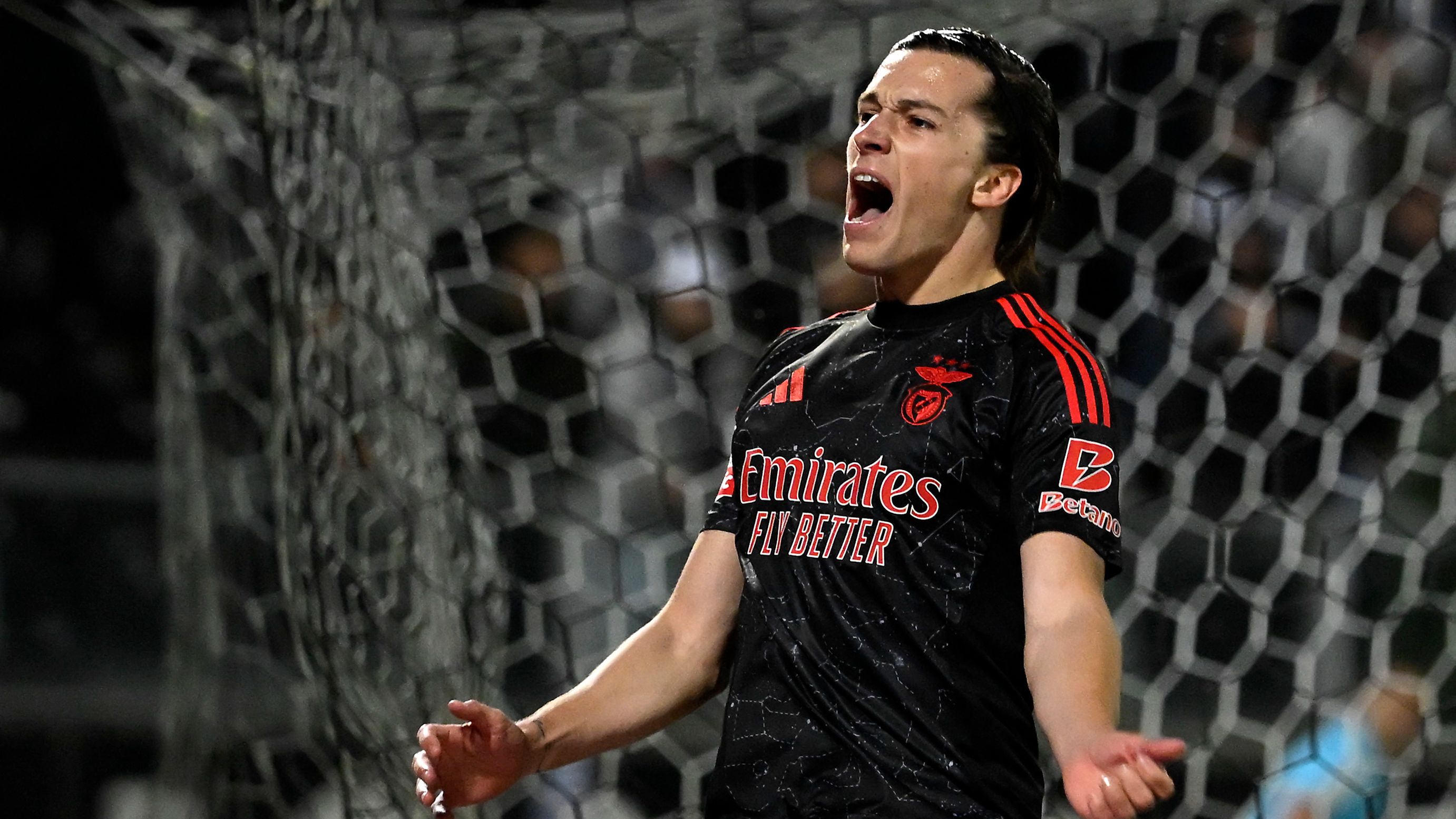 FBL-POR-LIGA-VITORIA GUIMARAES-BENFICA