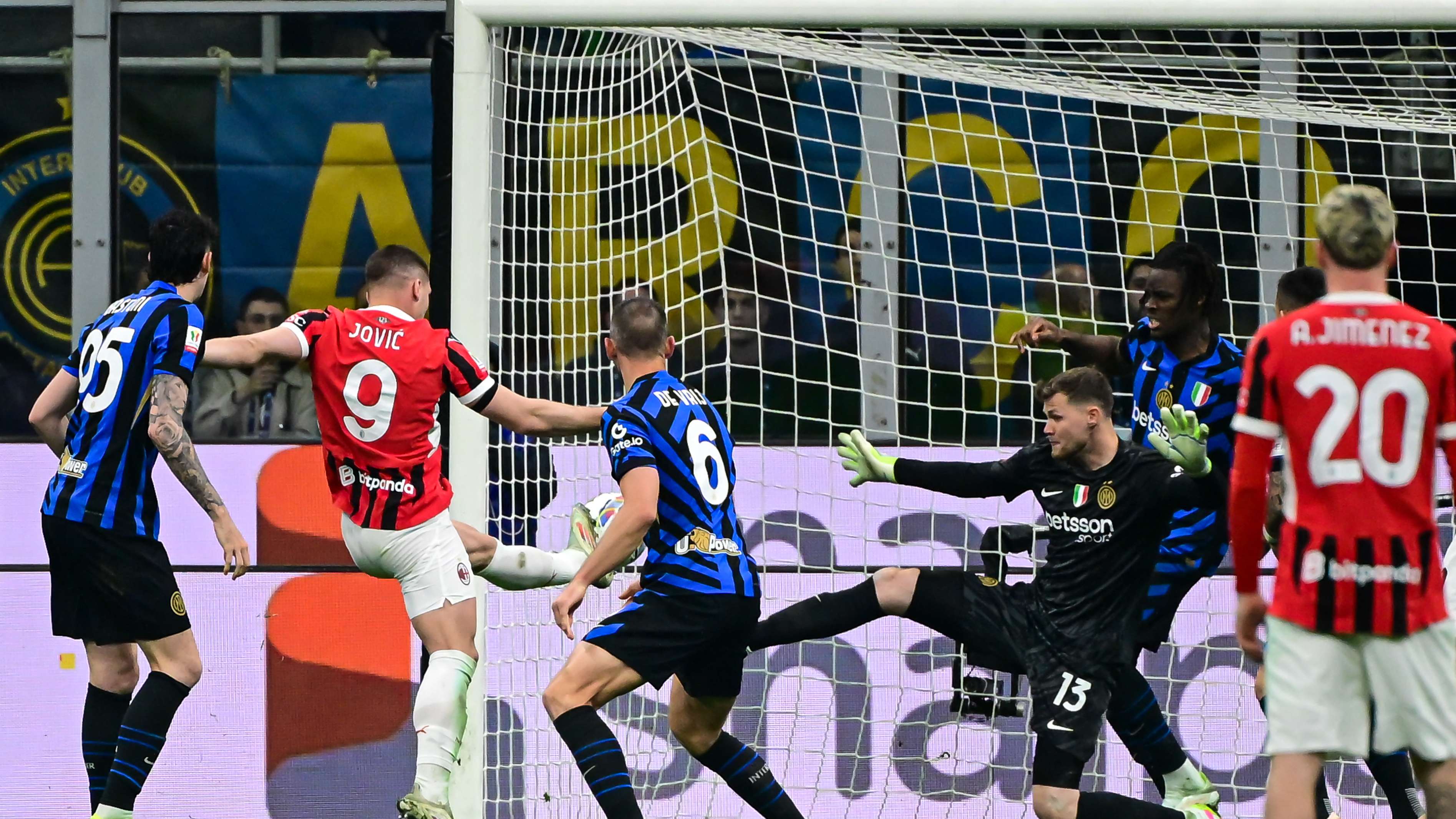TOPSHOT-FBL-ITA-COPPA-ITALIA-INTER-MILAN