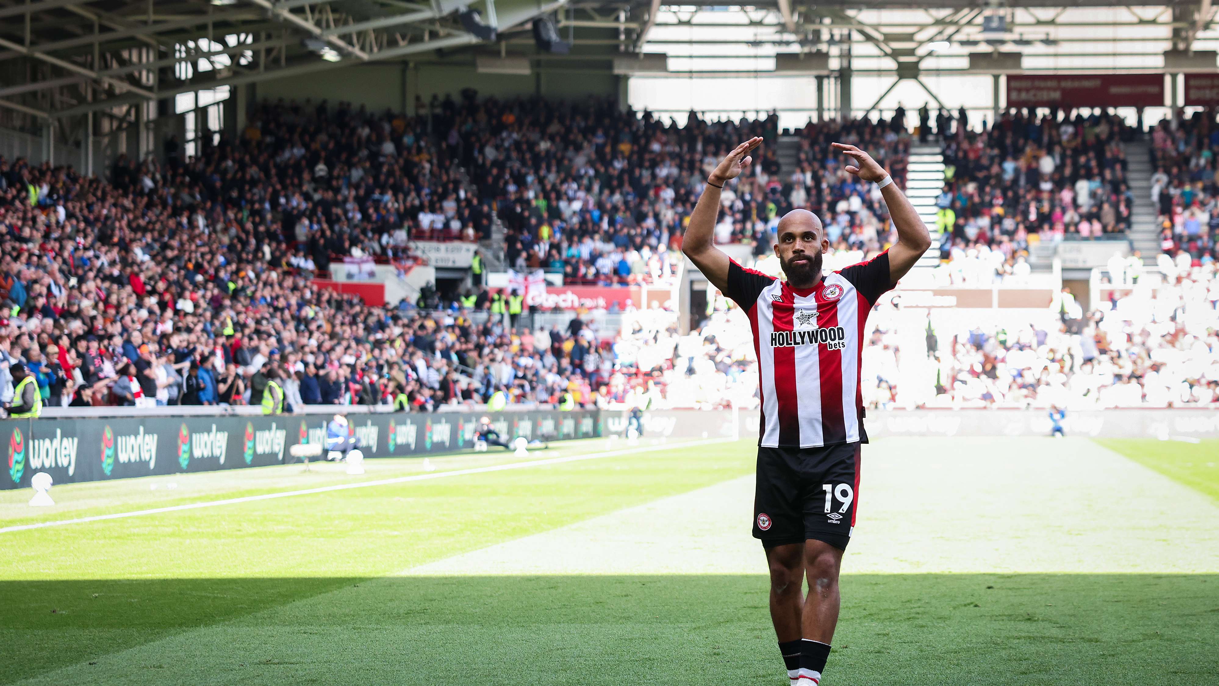 Brentford FC v Brighton & Hove Albion FC - Premier League
