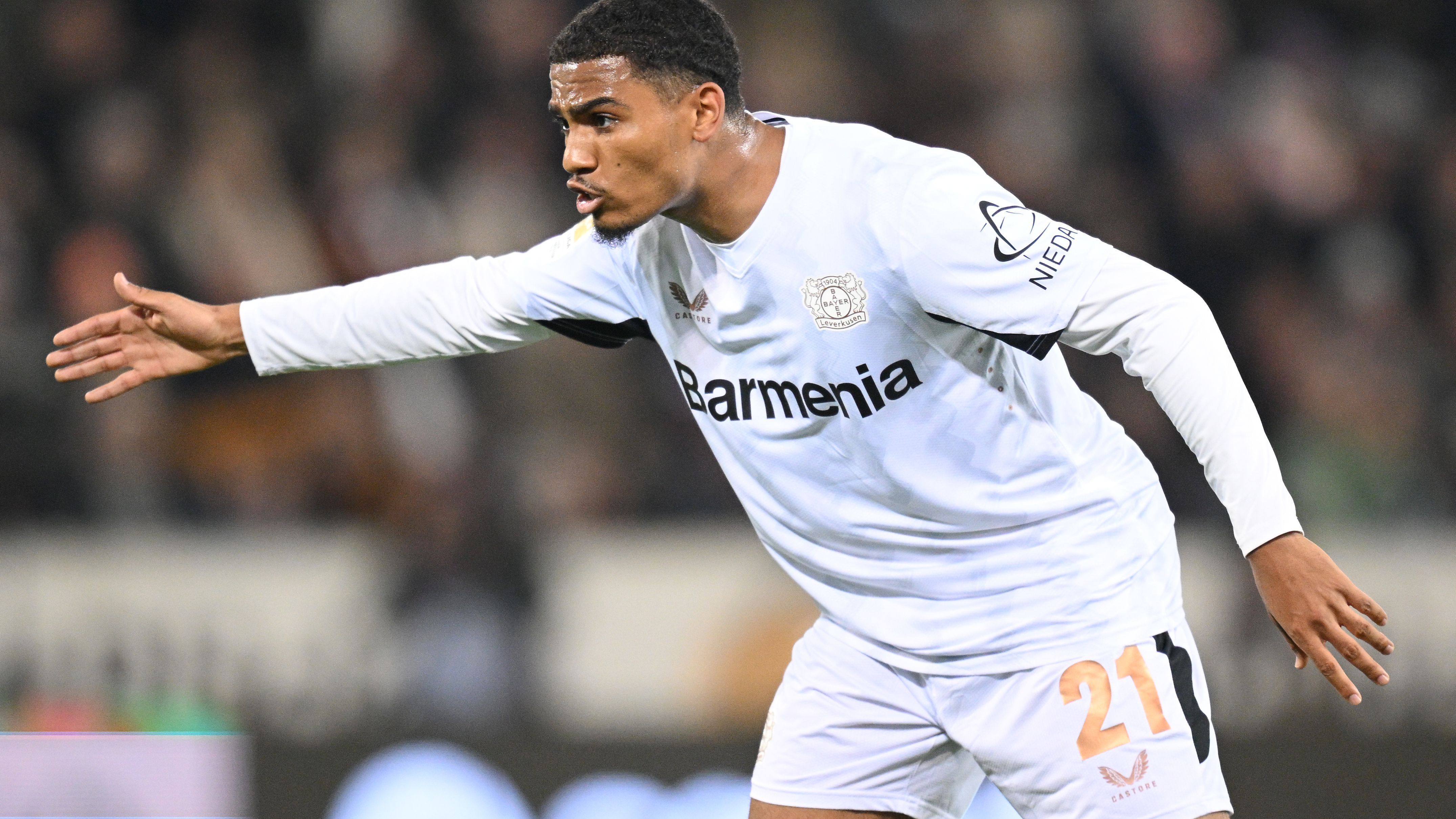 FC St. Pauli 1910 v Bayer 04 Leverkusen - Bundesliga