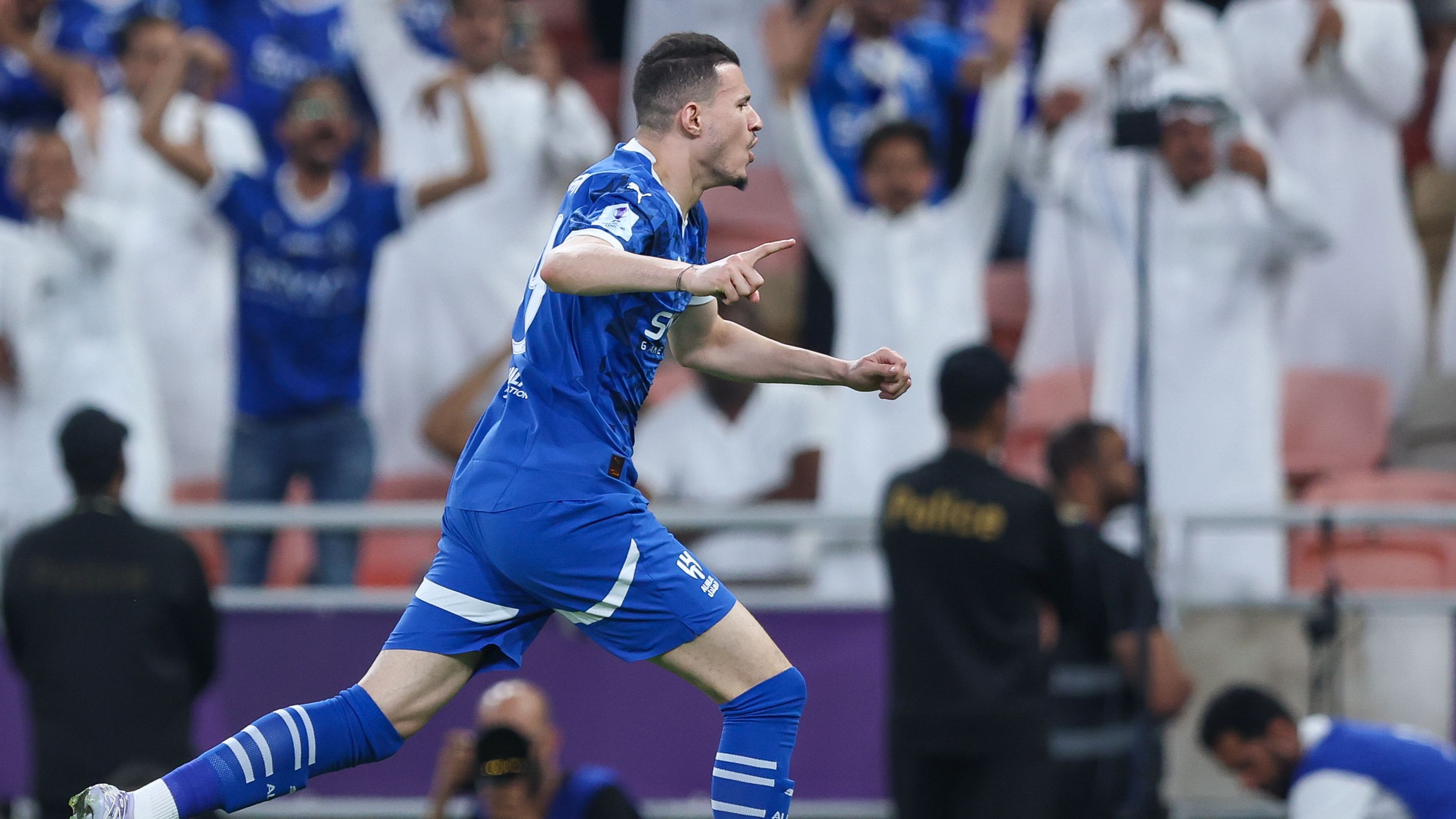 Jorge Jesus et Abdullah Al-Hamdan dans le cadre du transfert à Al Nassr en Saudi Pro League