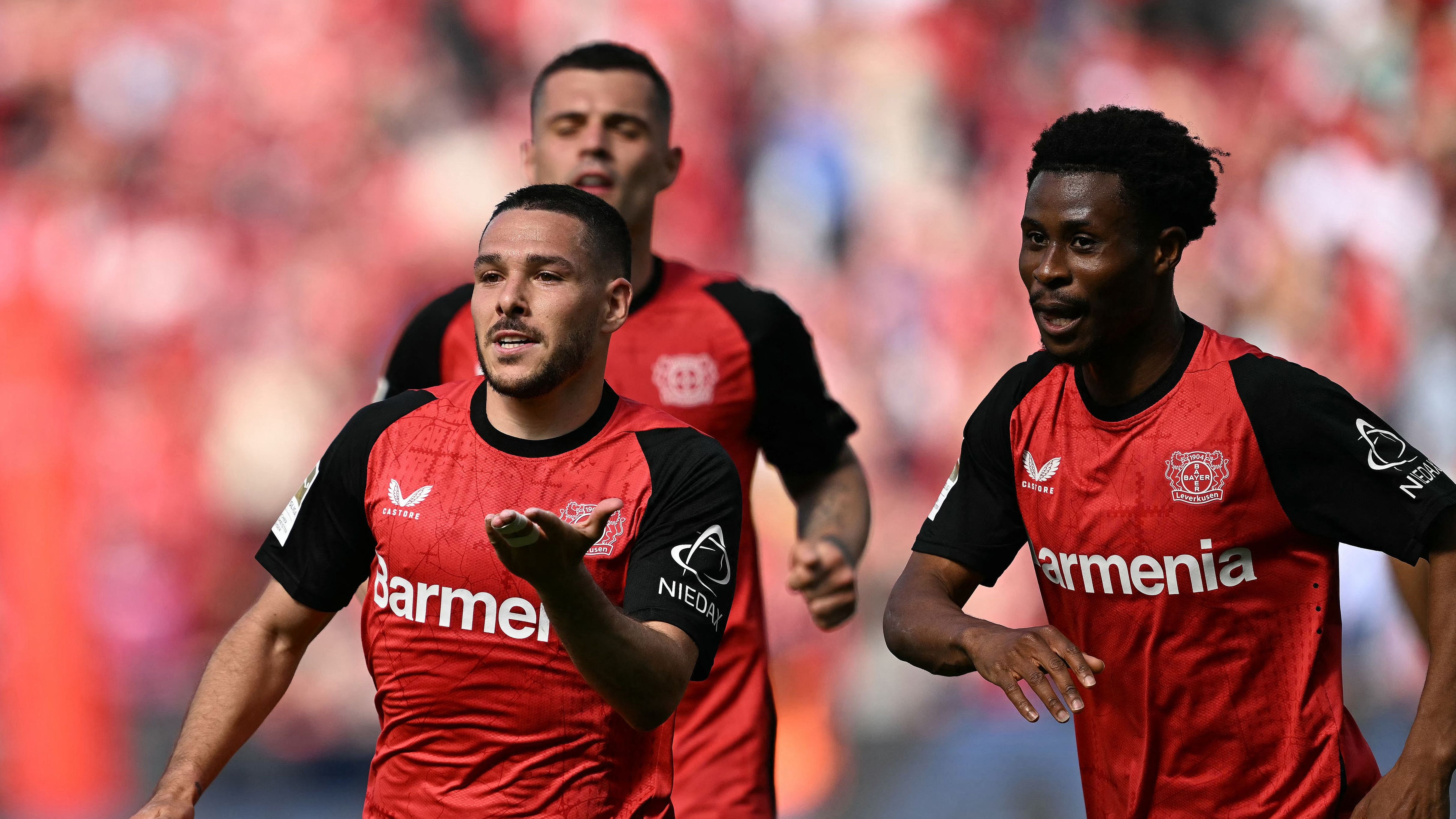 FBL-GER-BUNDESLIGA-LEVERKUSEN-AUGSBURG