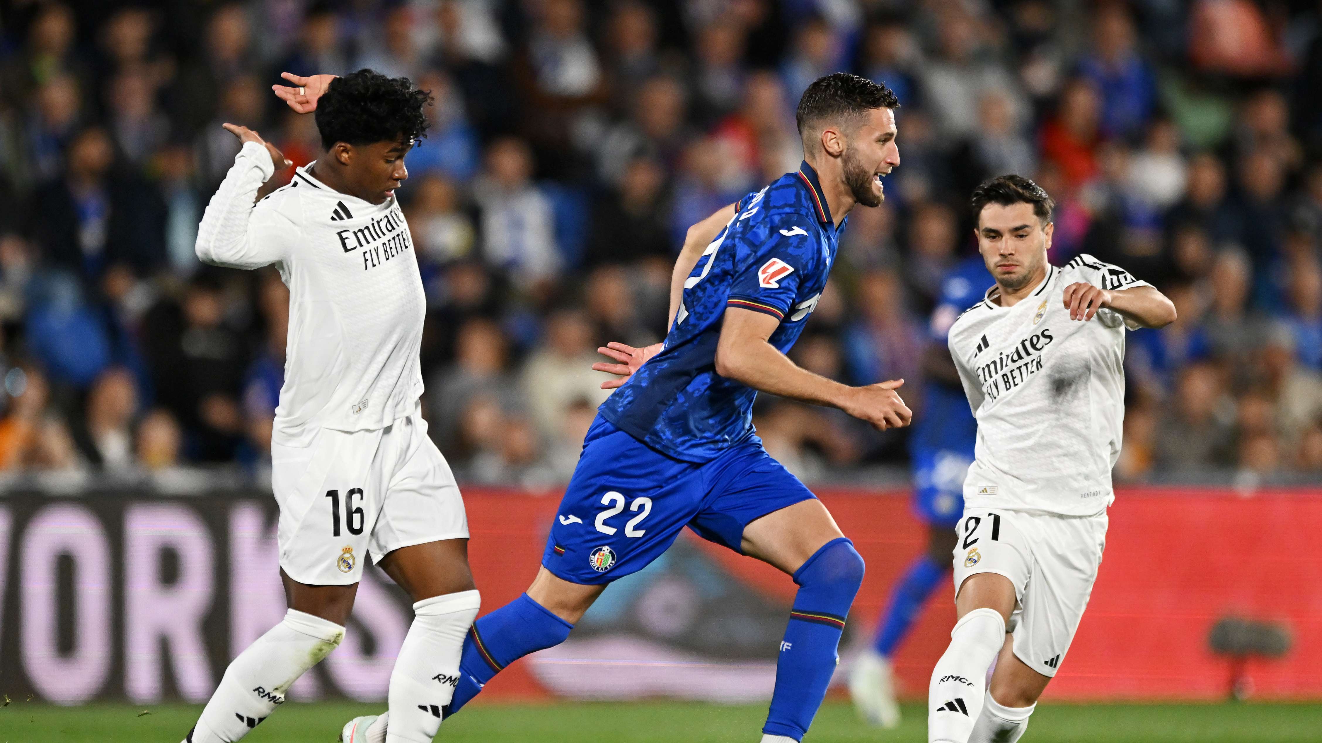 ساسولو ضد ميلاننجم ريال مدريد يتصدر المشهد.. ميلان يخطط لصفقتين من العيار الثقيلكاردينالي يضخ الأموال04:4610 أكتوبر 2026