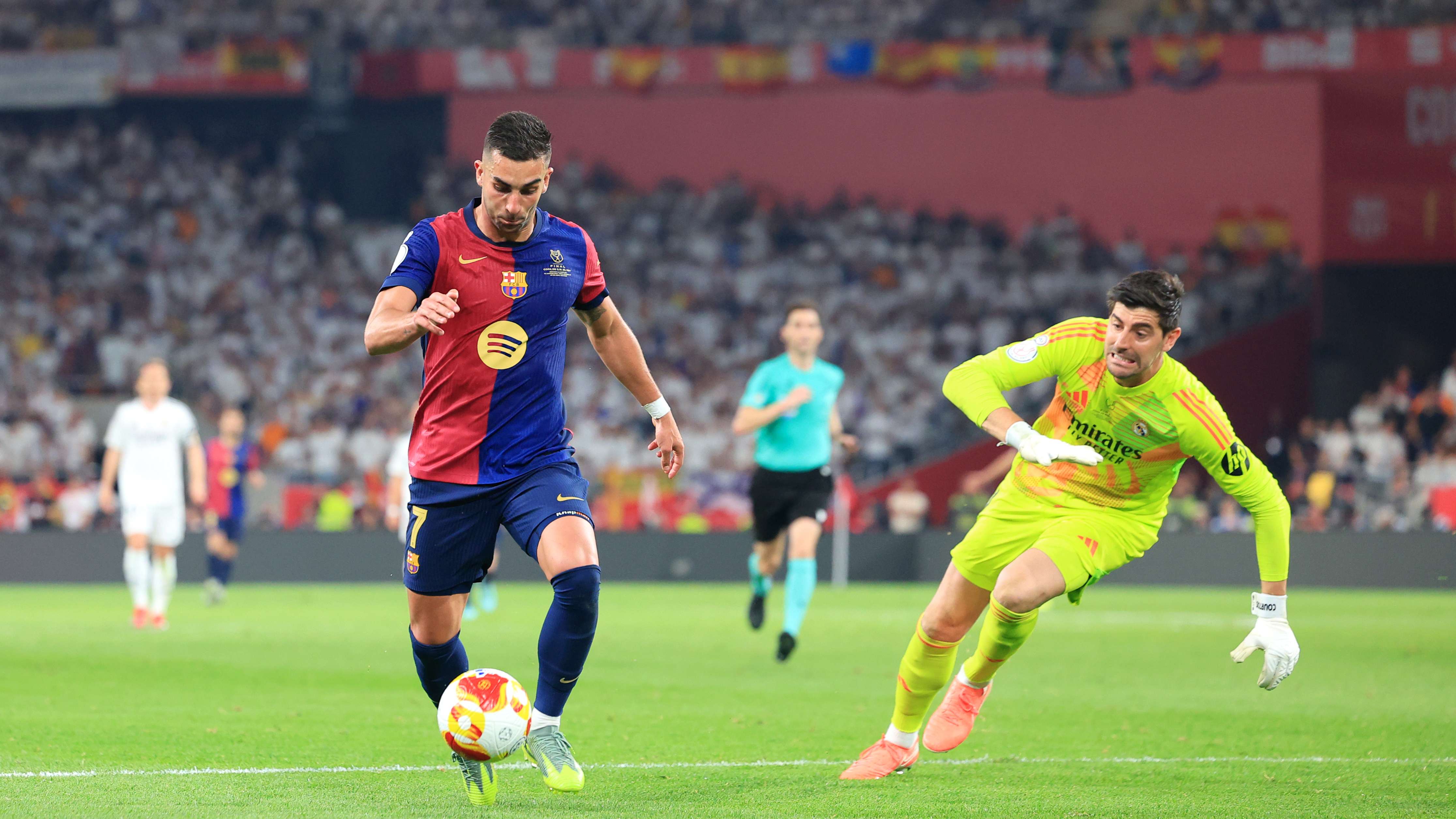 FC Barcelona v Real Madrid - Copa del Rey Final