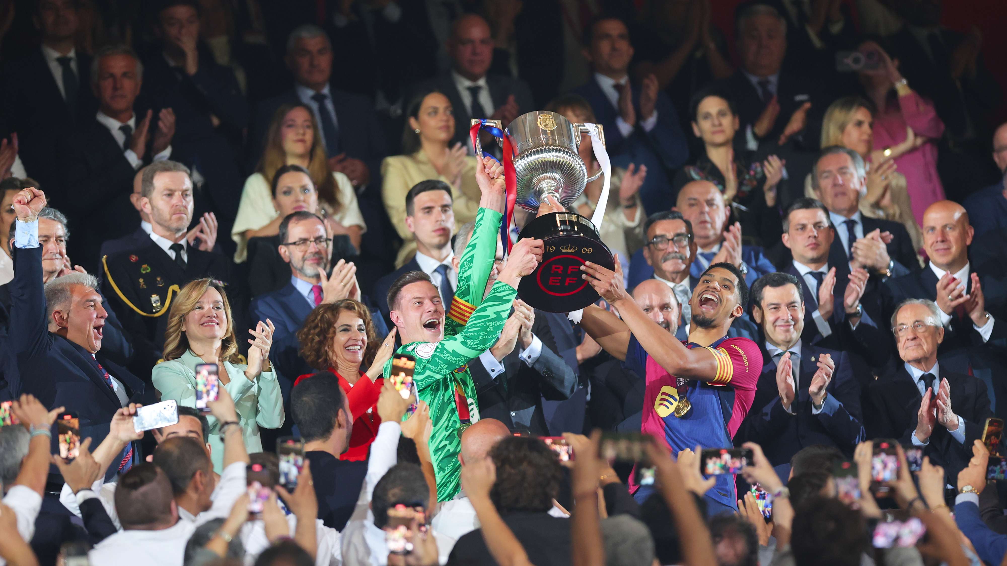 Barcelona v Real Madrid - Copa del Rey Final