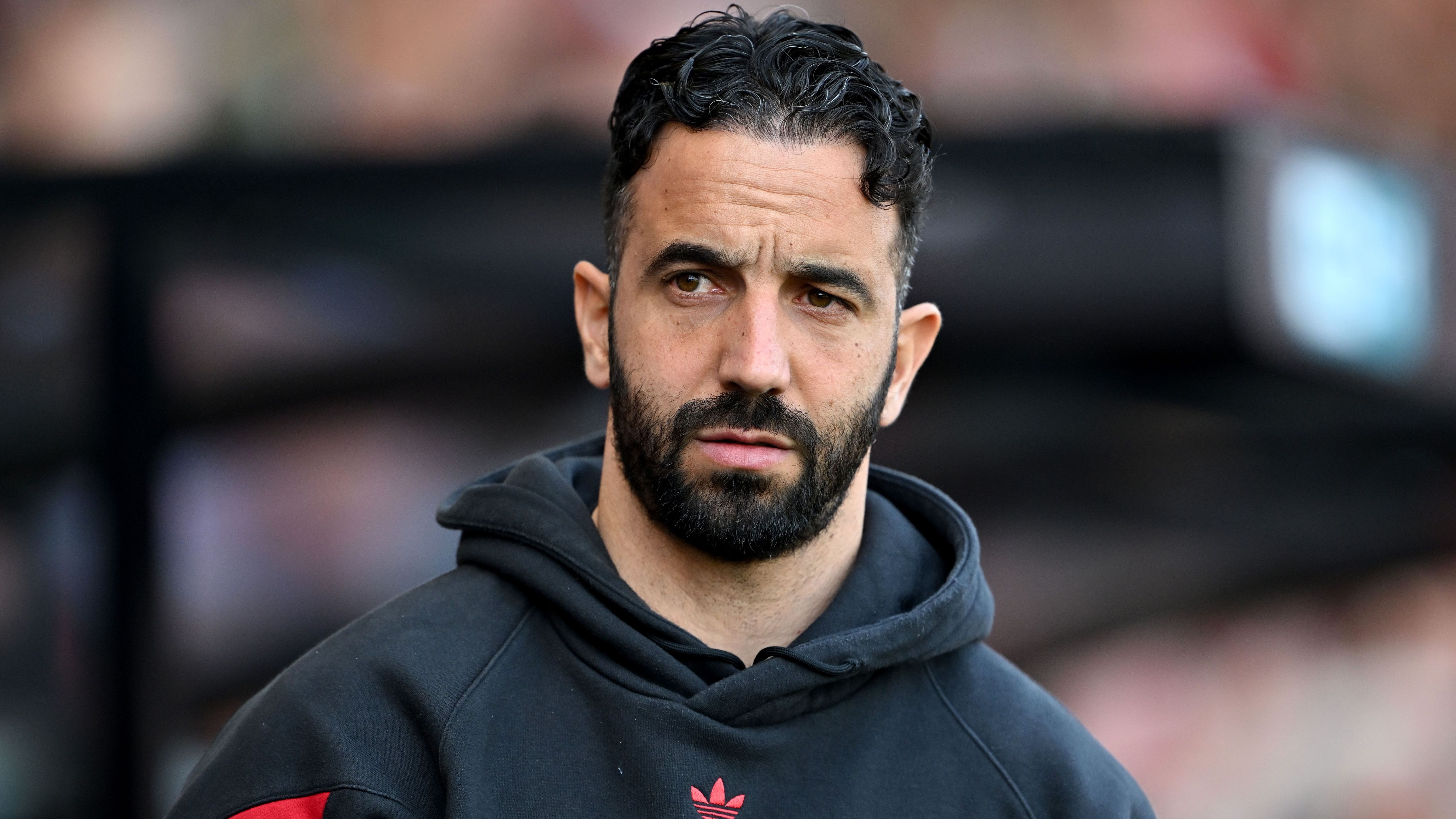 برشلونة يريد الإعارة.. ويونايتد يفضل البيع