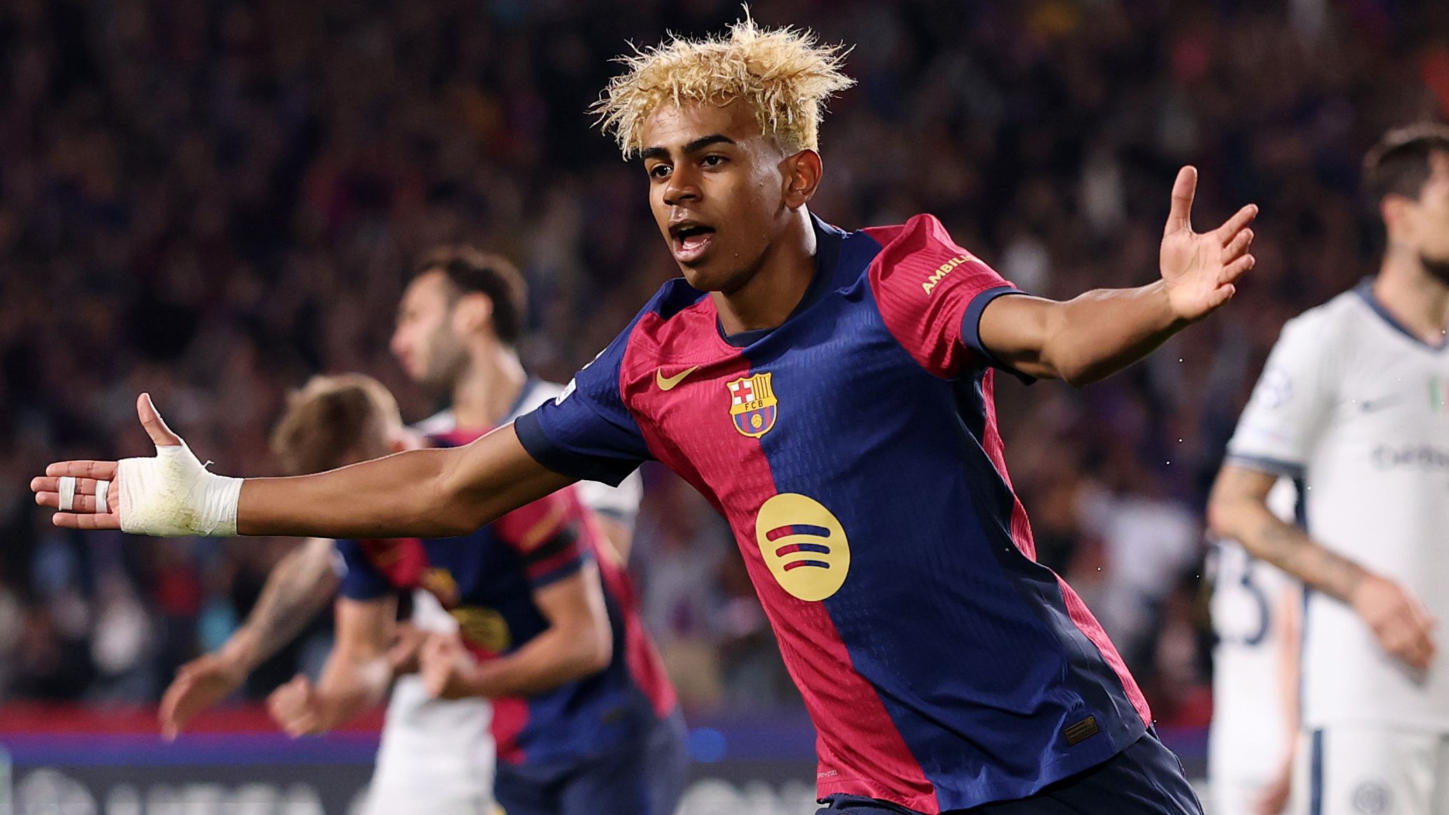 FC Barcelona v FC Internazionale Milano - UEFA Champions League 2024/25 Semi Final First Leg