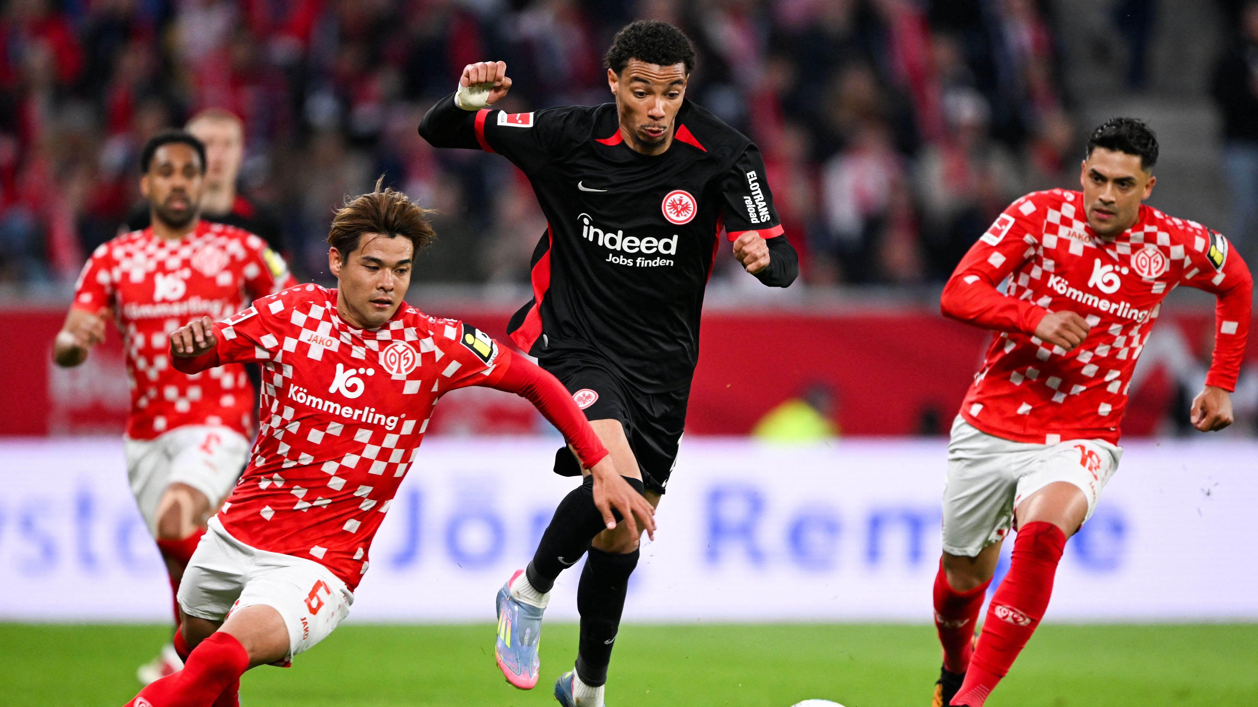 FBL-GER-BUNDESLIGA-MAINZ-FRANKFURT