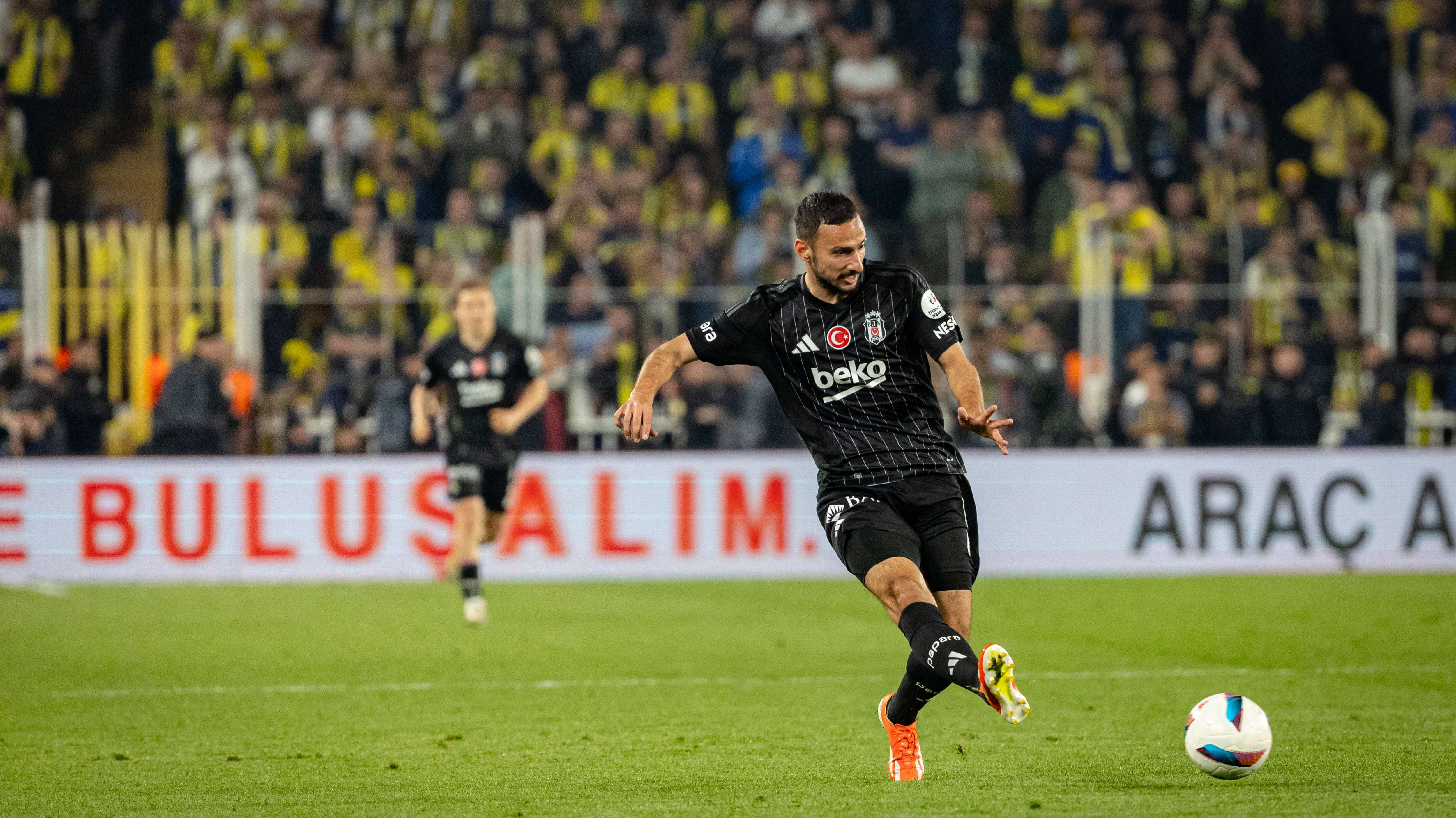 Fenerbahce-vs-Besiktas-Trendyol-Super-League