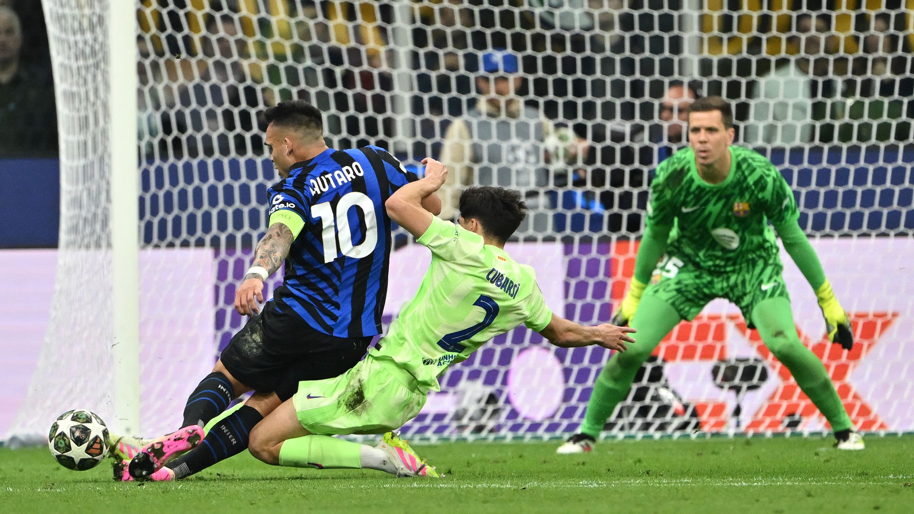 FC Internazionale Milano v FC Barcelona - UEFA Champions League 2024/25 Semi Final Second Leg