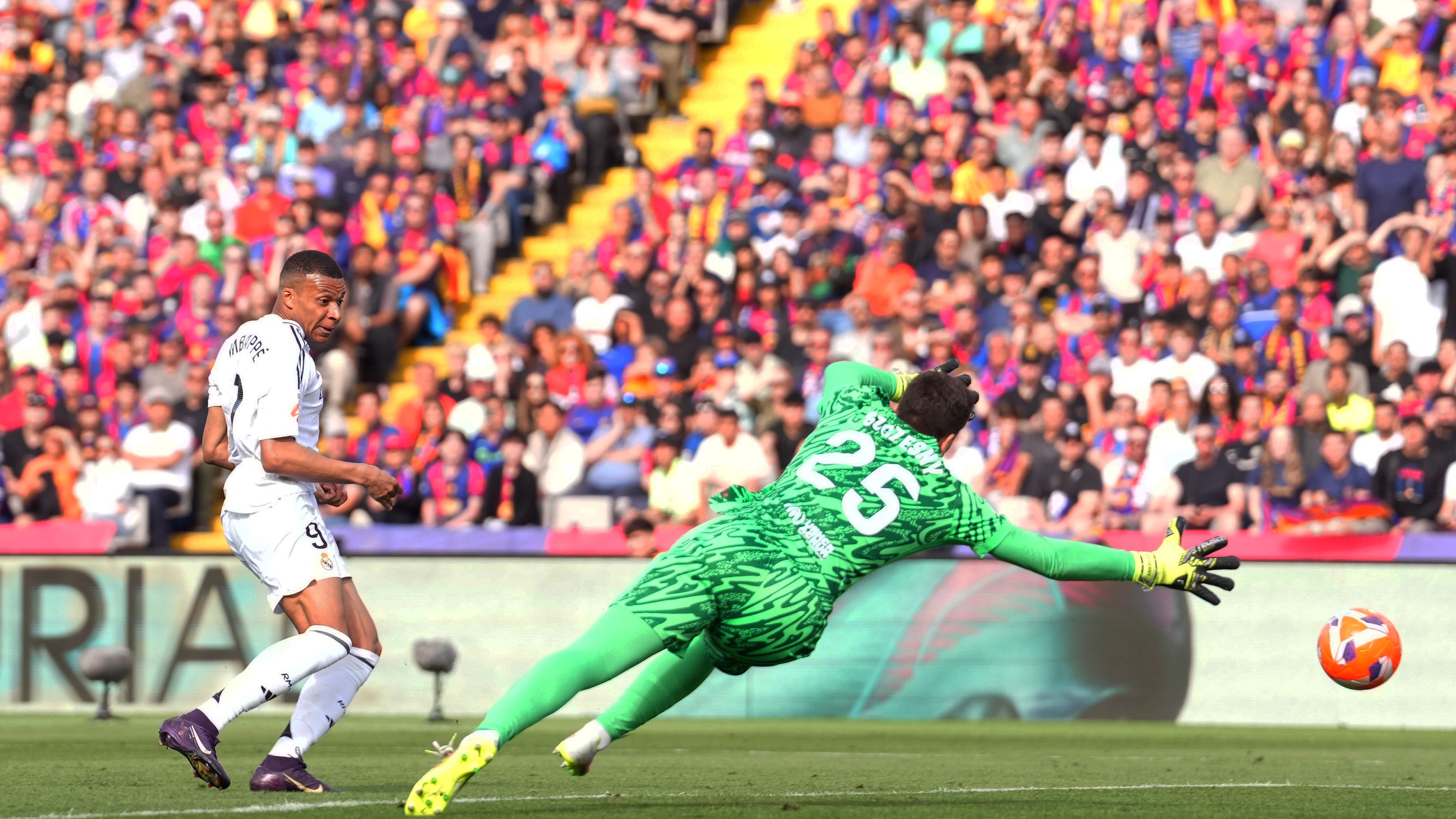 FC Barcelona v Real Madrid CF - La Liga EA Sports