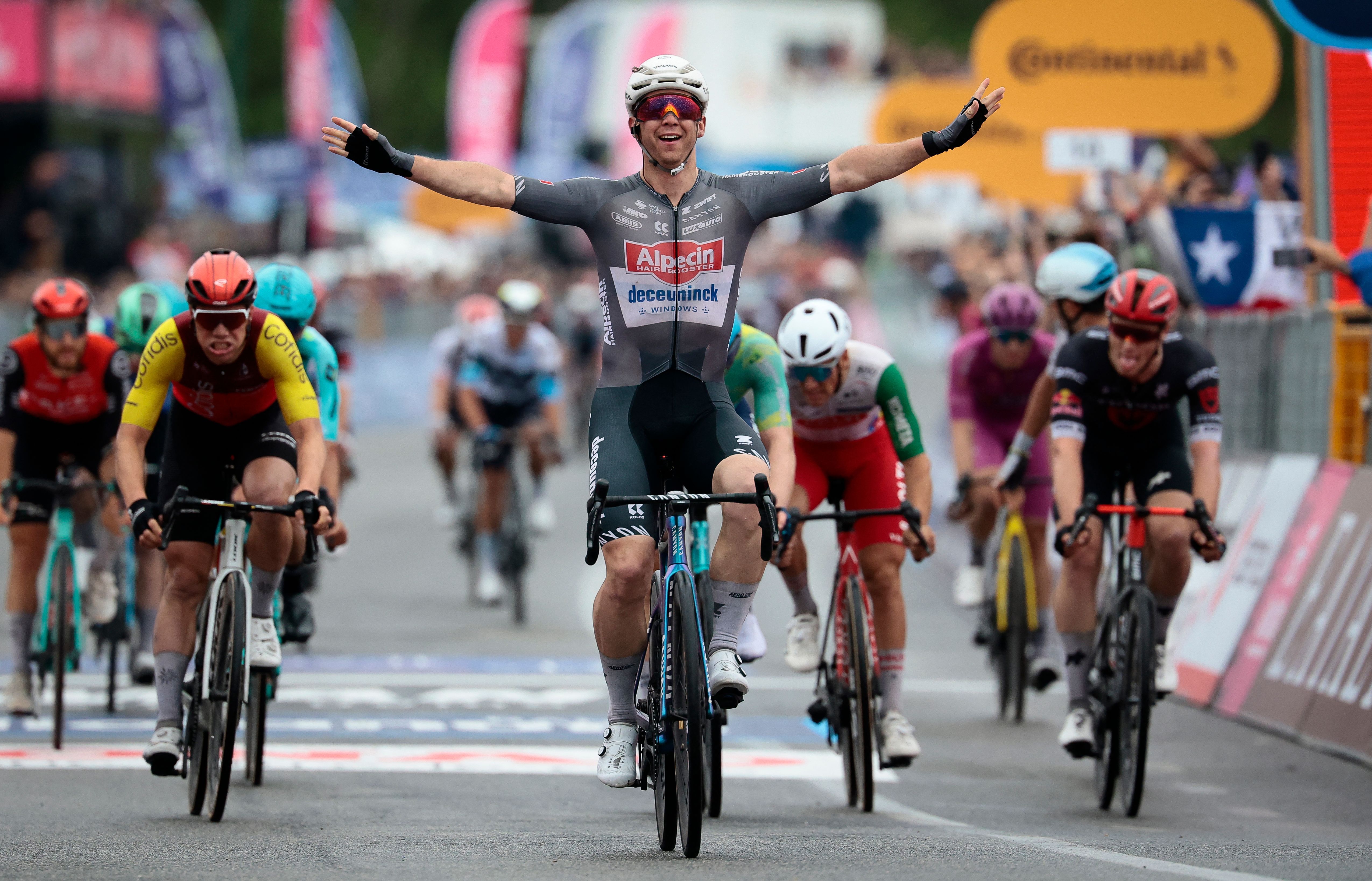 TOPSHOT-CYCLING-ITA-GIRO