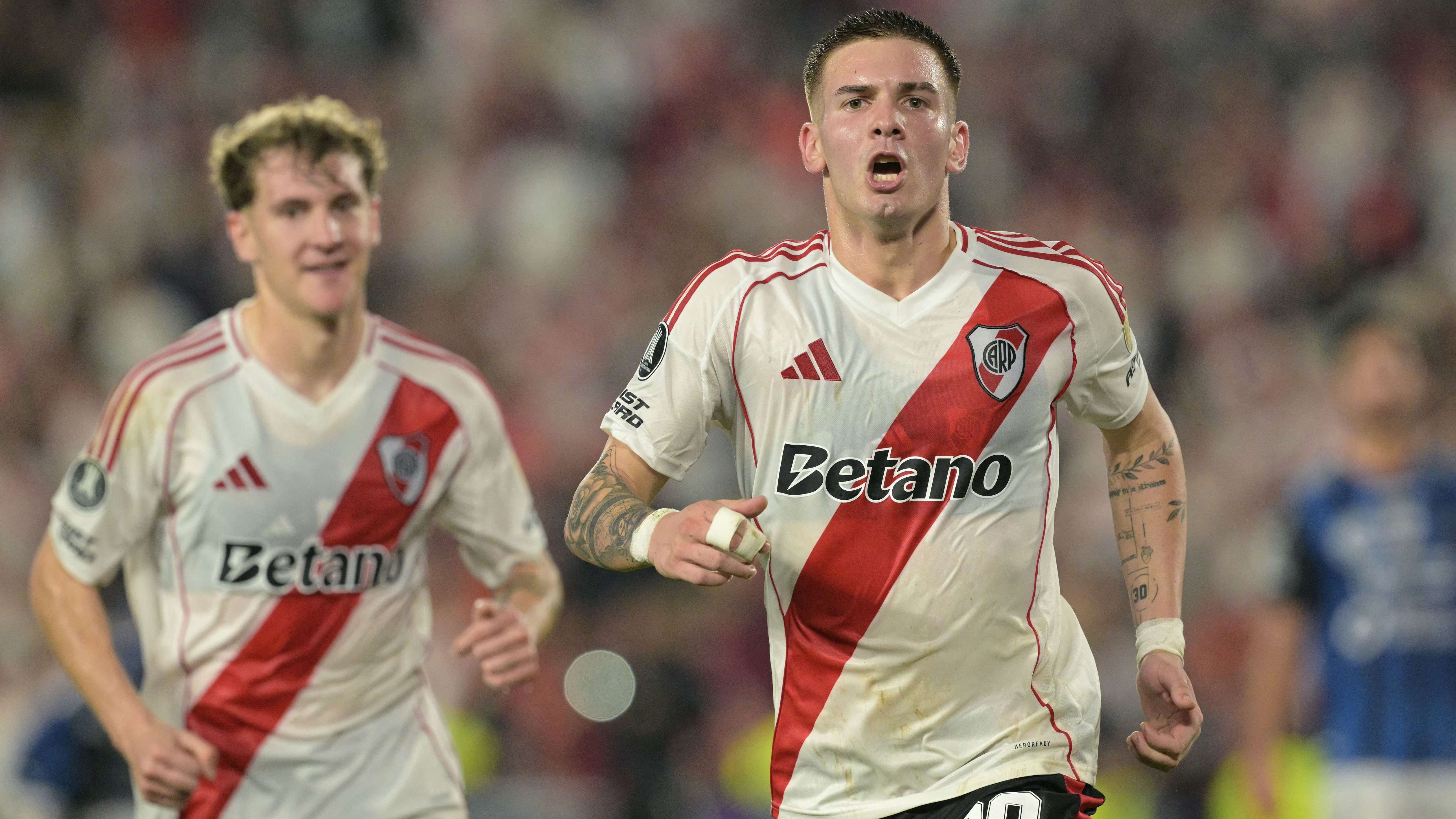 FBL-LIBERTADORES-RIVER-DELVALLE