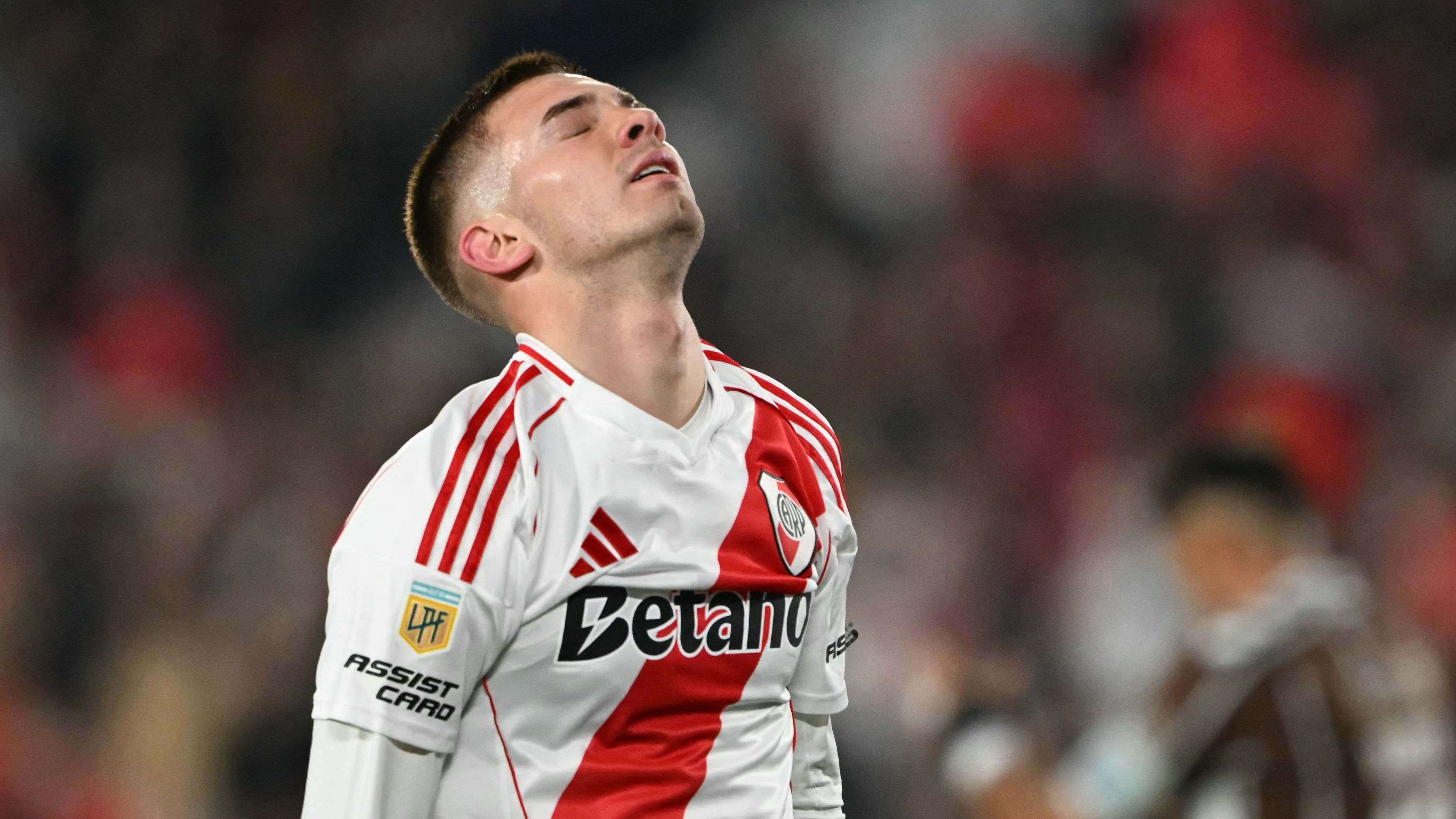 FBL-ARG-RIVER-PLATENSE
