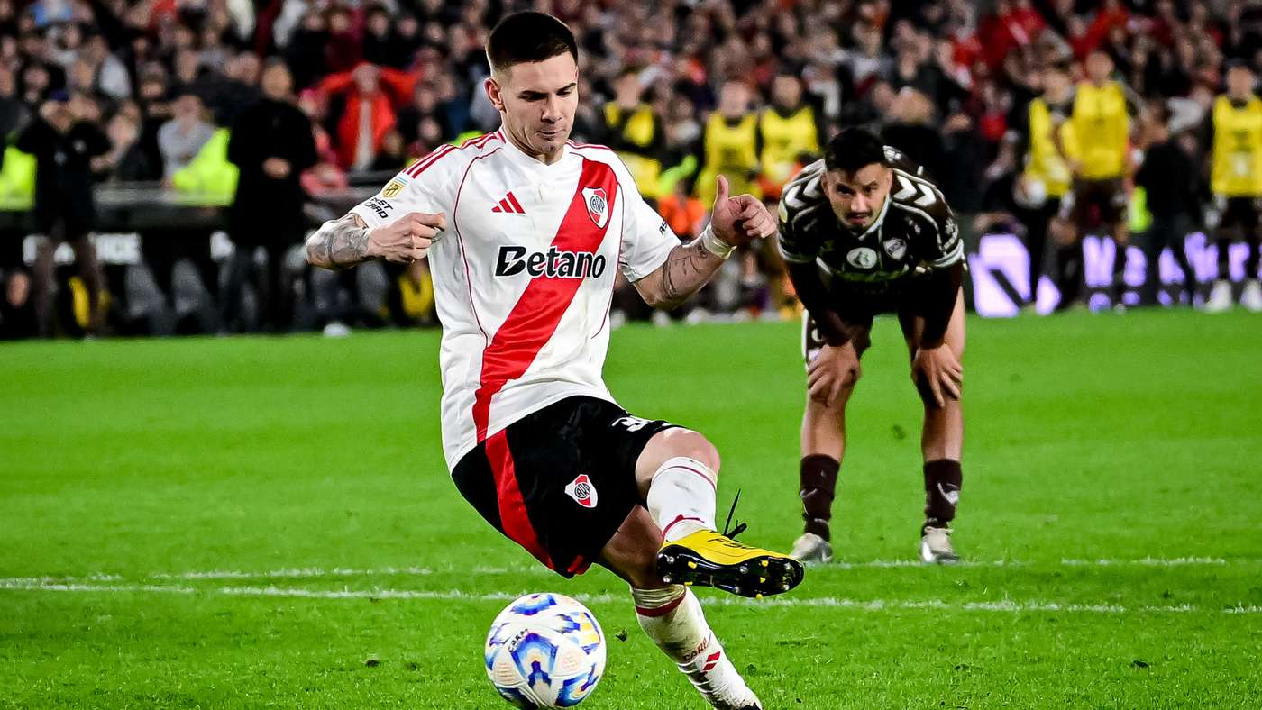 River Plate v Platense - Torneo Apertura Betano 2025: Quarterfinals