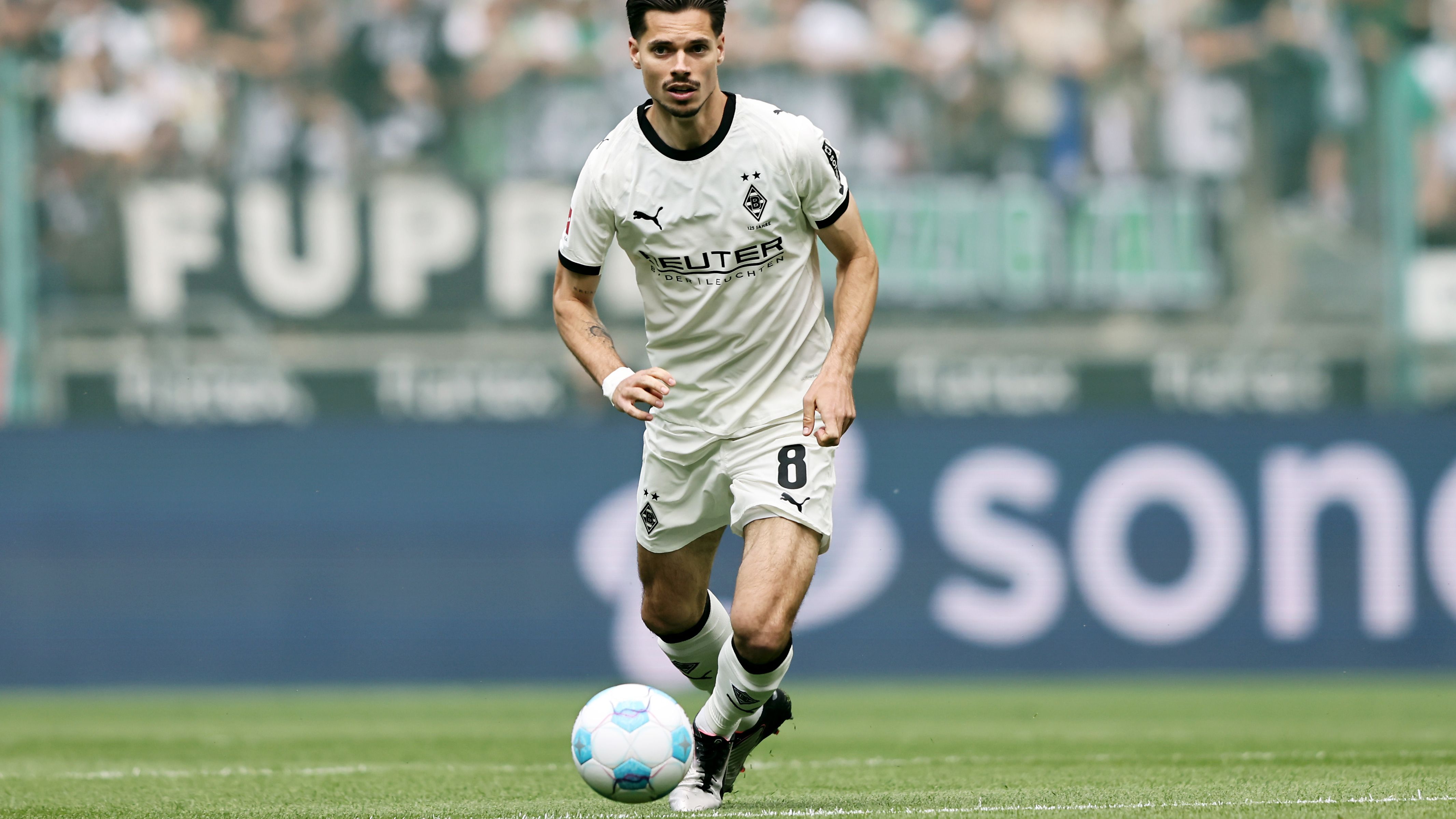 Borussia Mönchengladbach v VfL Wolfsburg - Bundesliga