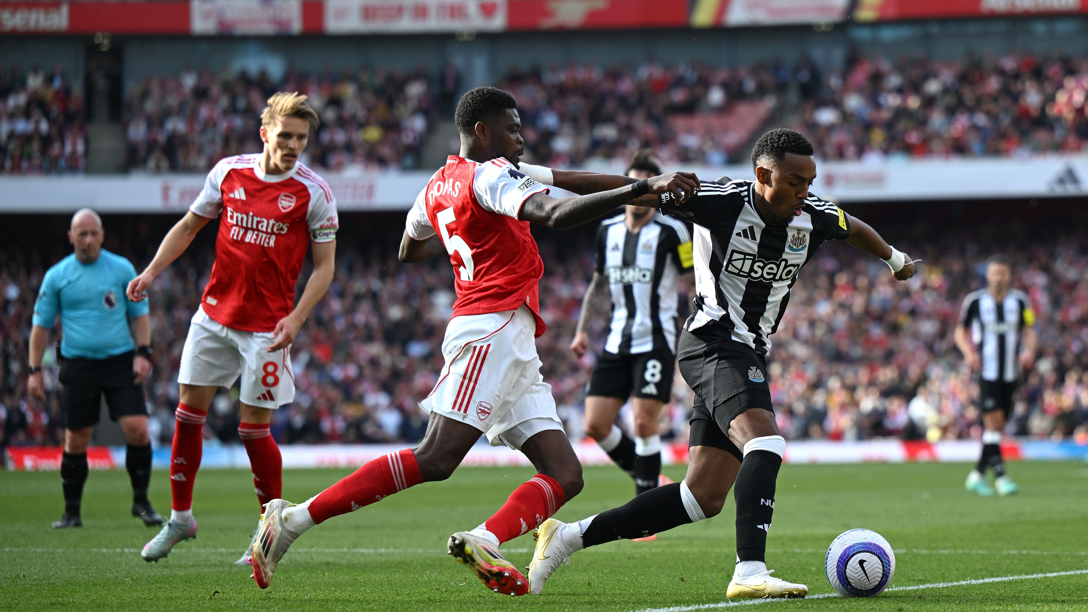 Arsenal FC v Newcastle United FC - Premier League