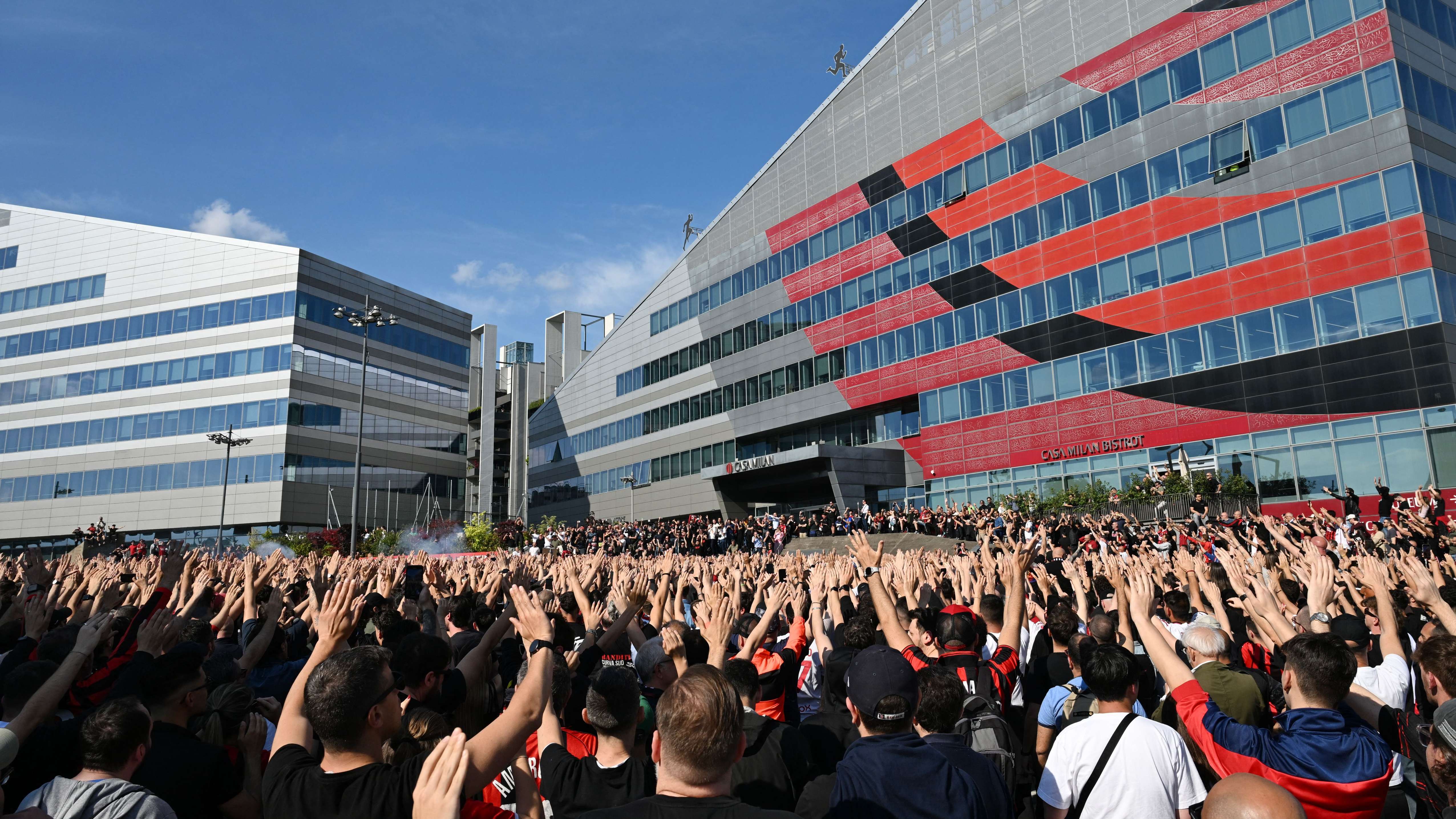 FBL-ITA-SERIEA-MILAN-PROTEST
