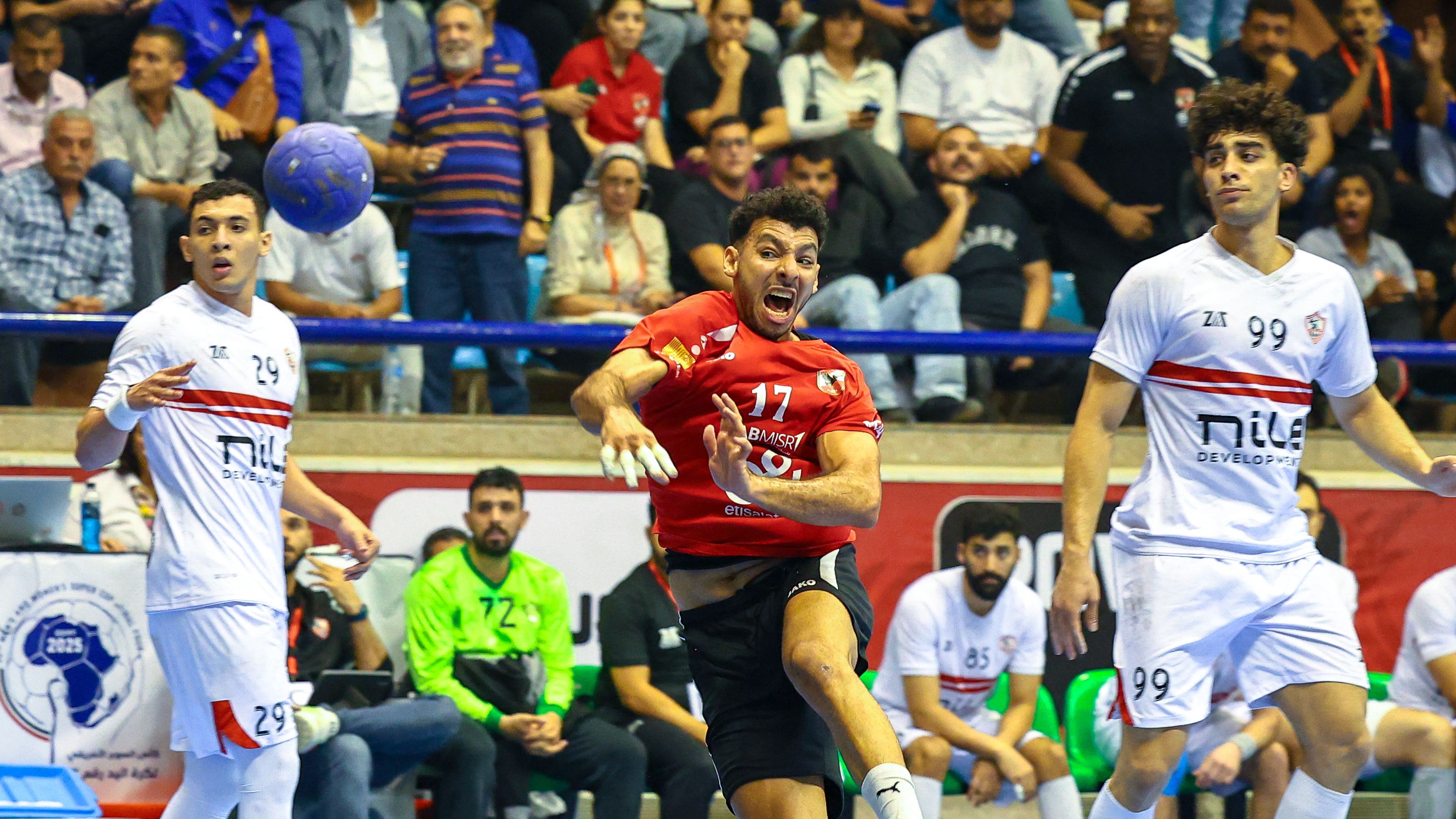 بالفيديو: الأهلي يقهر الزمالك ويخطف برونزية كأس العالم لليد