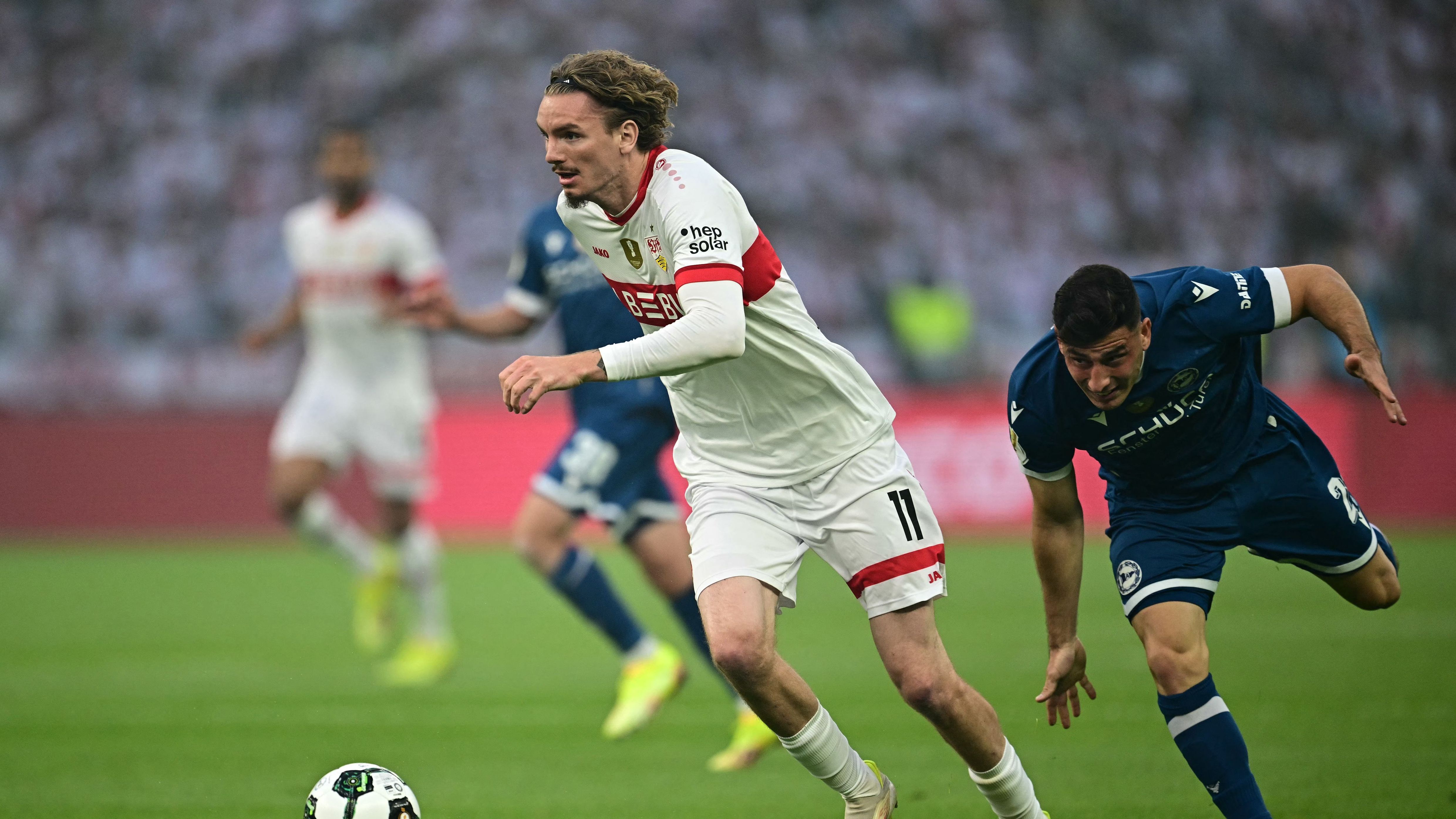 FBL-GER-CUP-BIELEFELD-STUTTGART