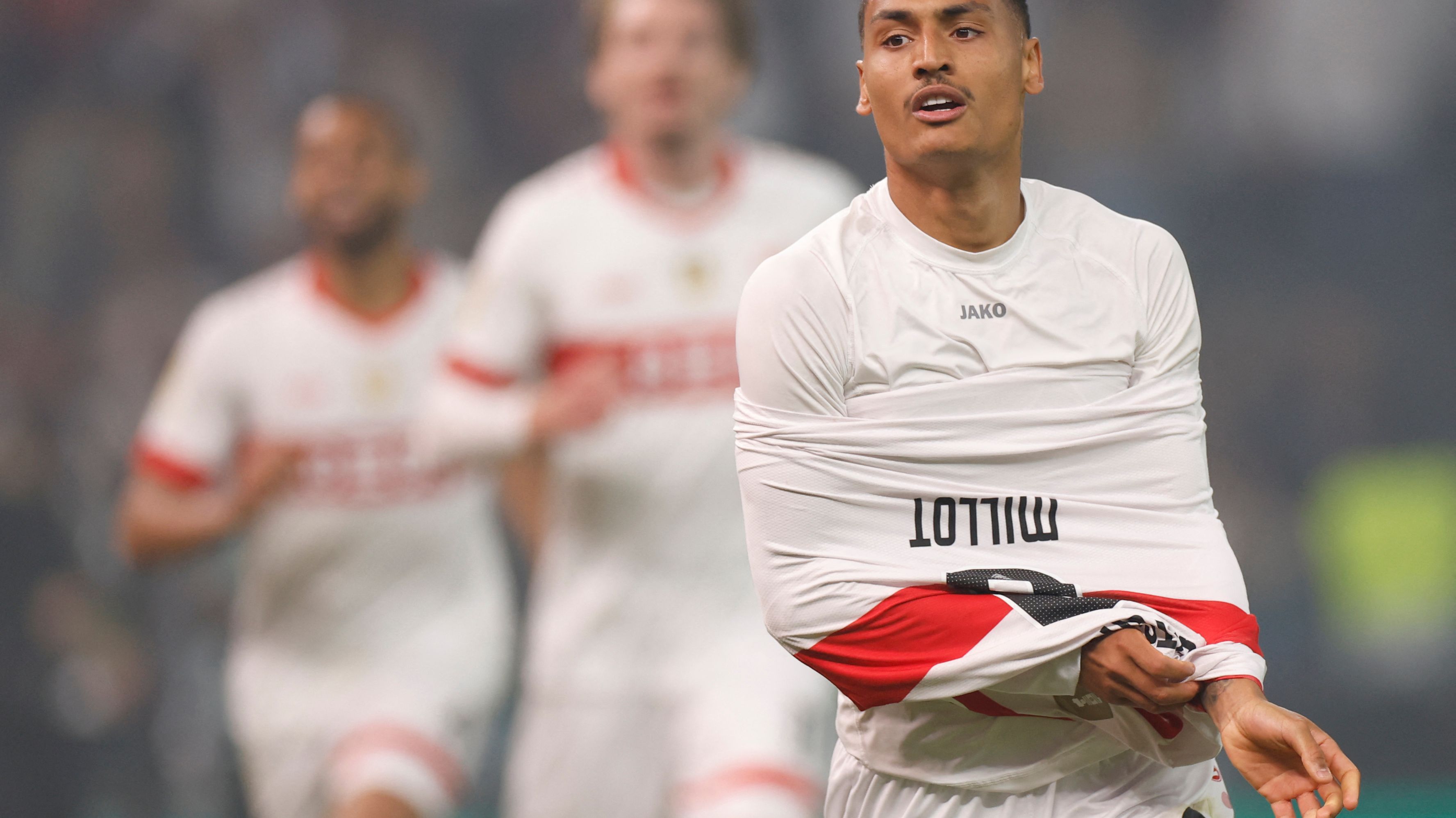 FBL-GER-CUP-BIELEFELD-STUTTGART