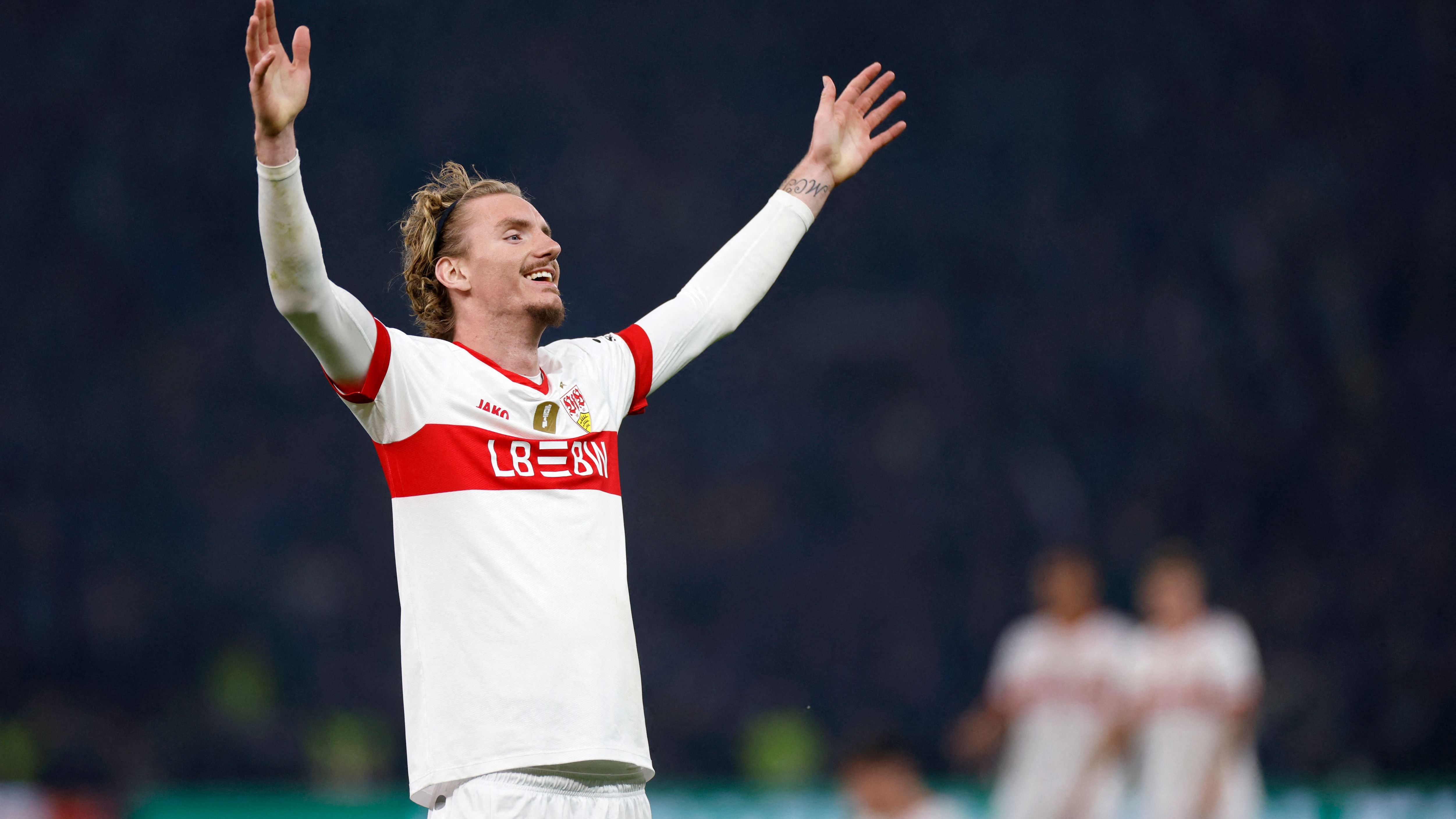 FBL-GER-CUP-BIELEFELD-STUTTGART