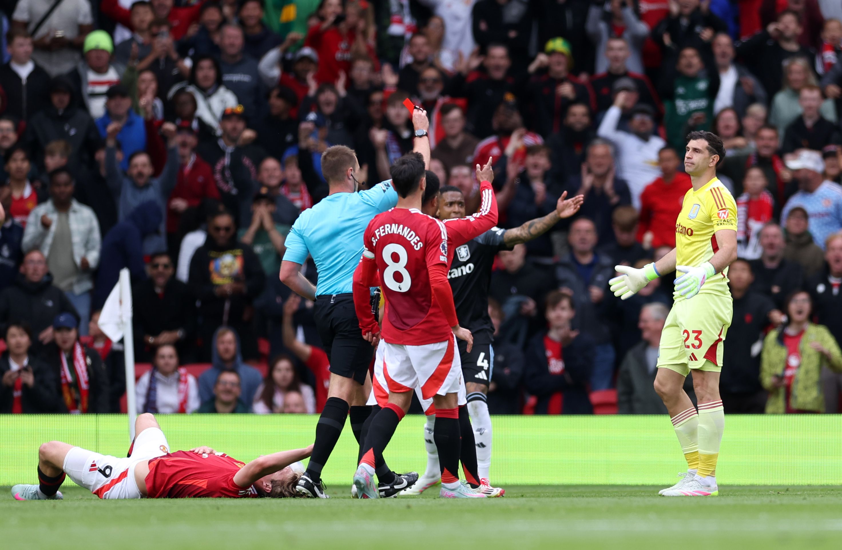 Manchester United FC v Aston Villa FC - Premier League