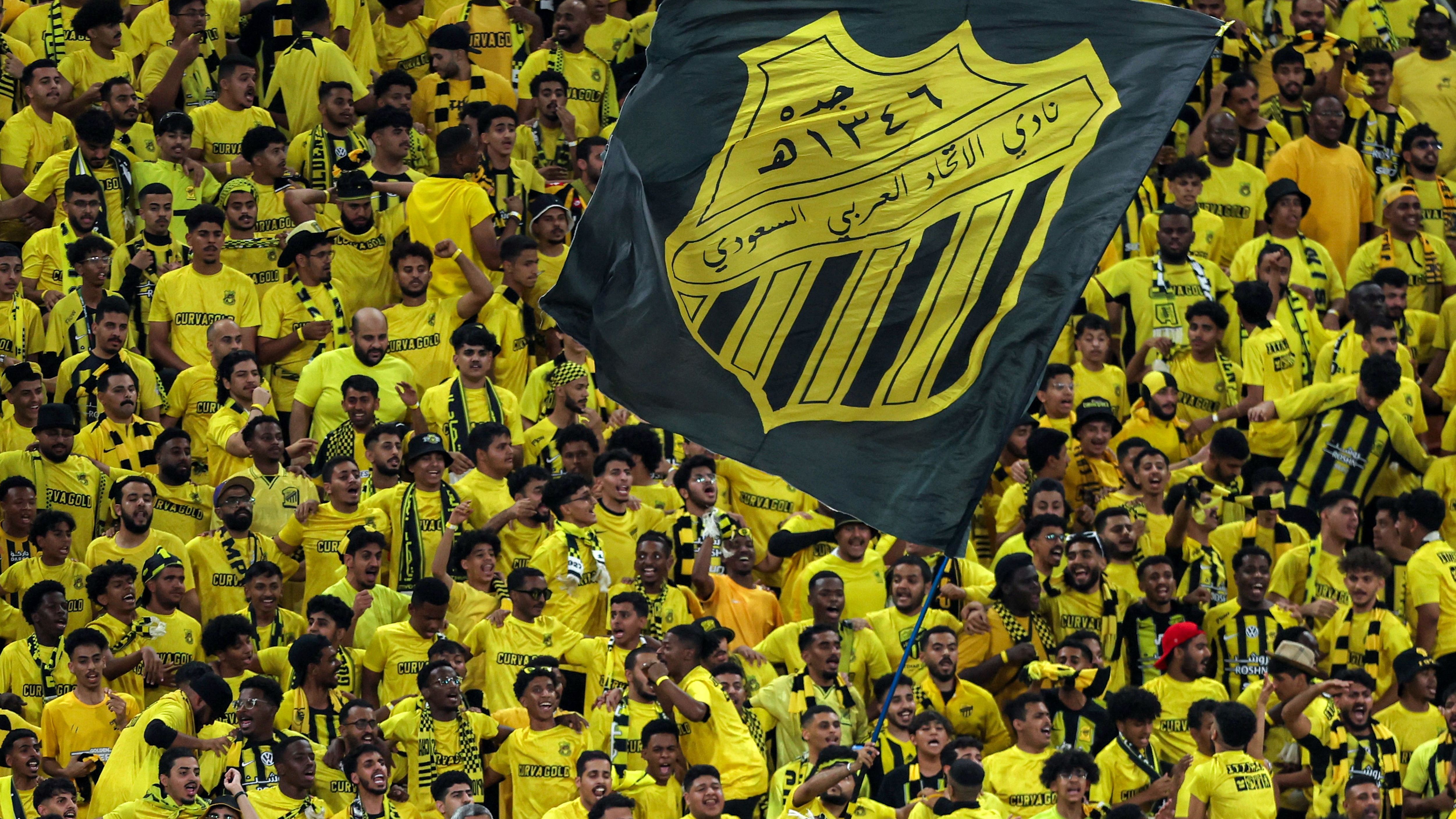 FBL-KSA-CUP-ITTIHAD-QADSIAH-FANS