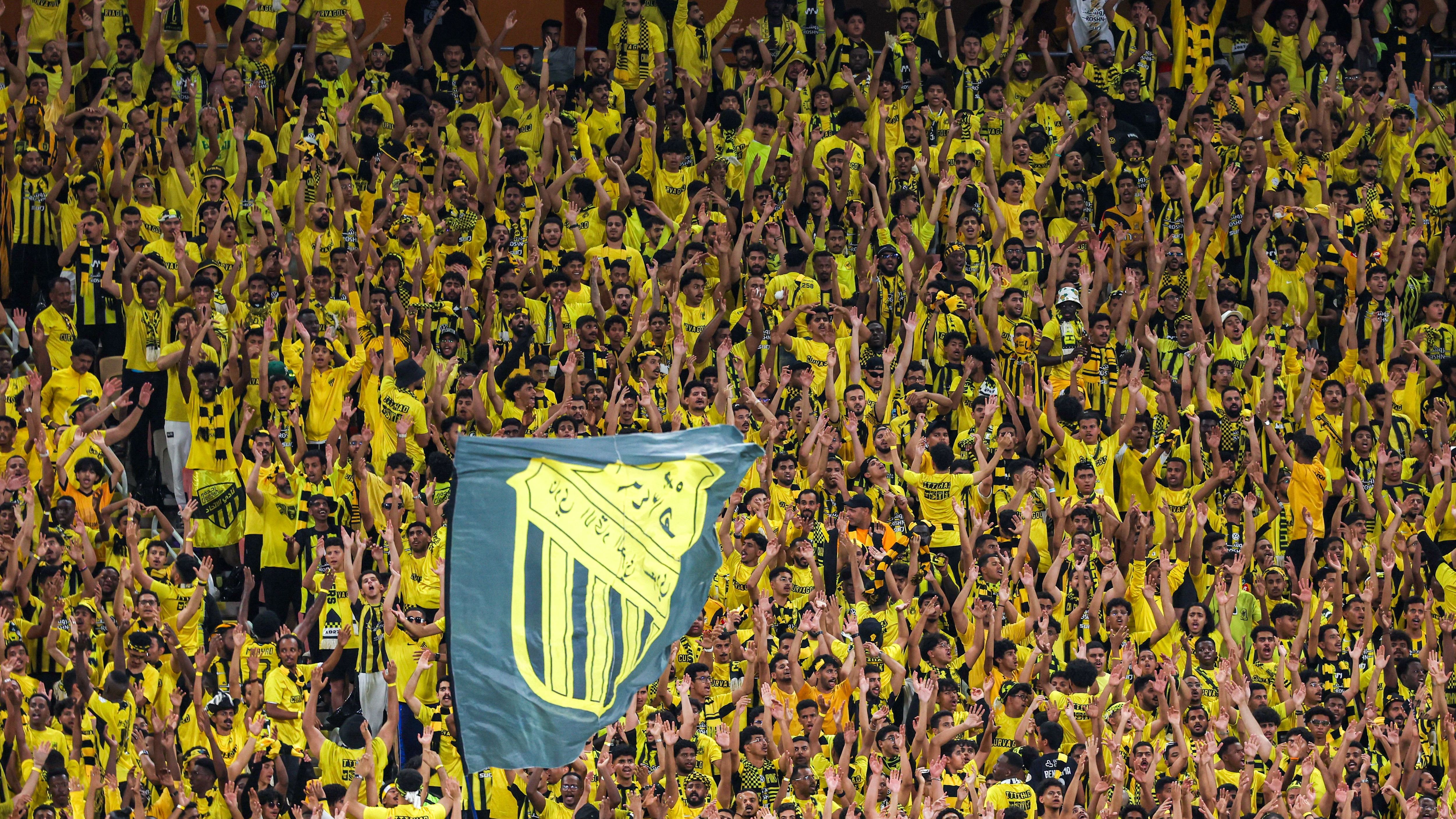 FBL-KSA-CUP-ITTIHAD-QADSIAH-FANS