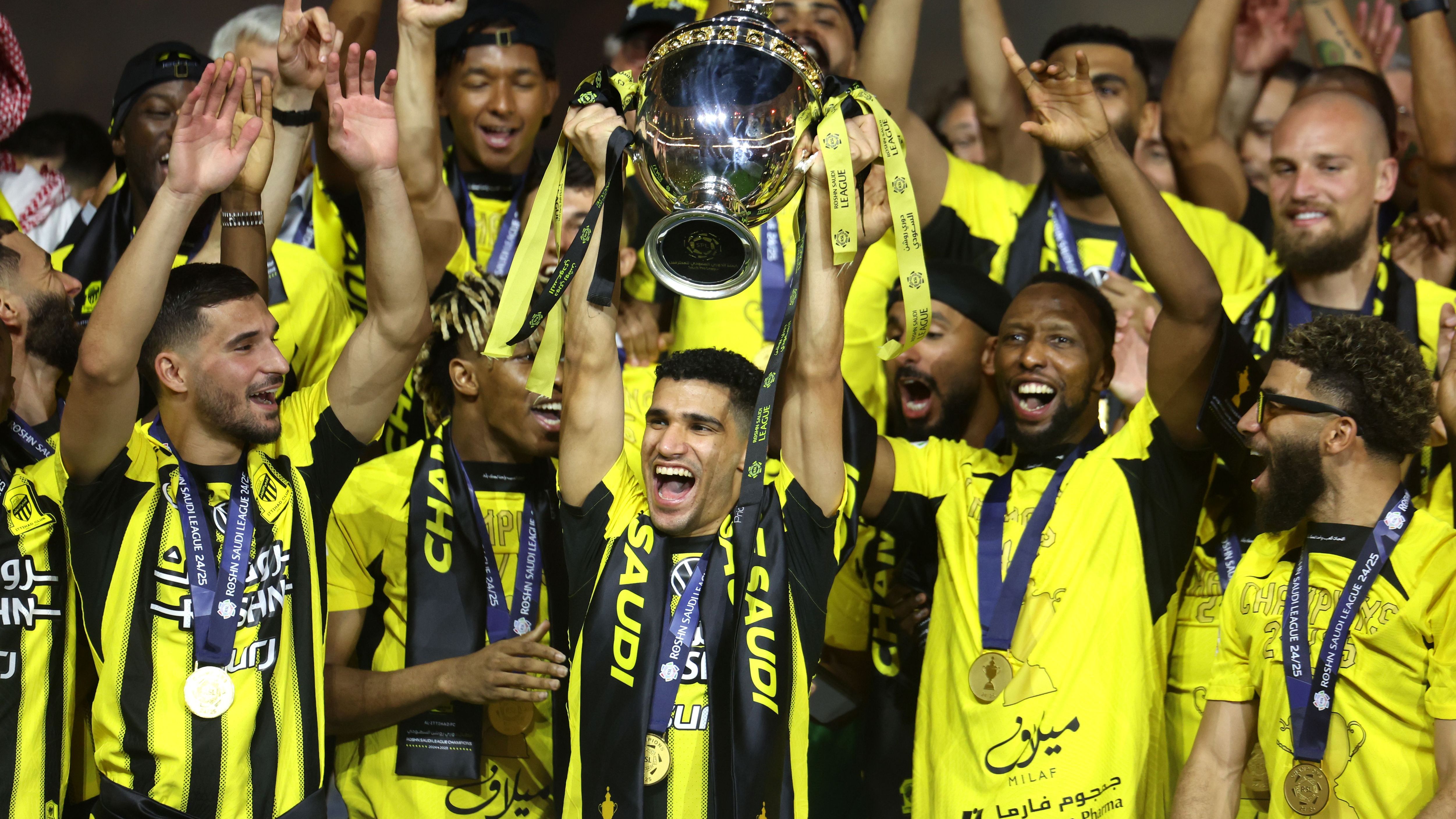 بعد صليبي الغامدي.. الإصابات تغزو معسكر الاتحاد وتضرب 3 لاعبين