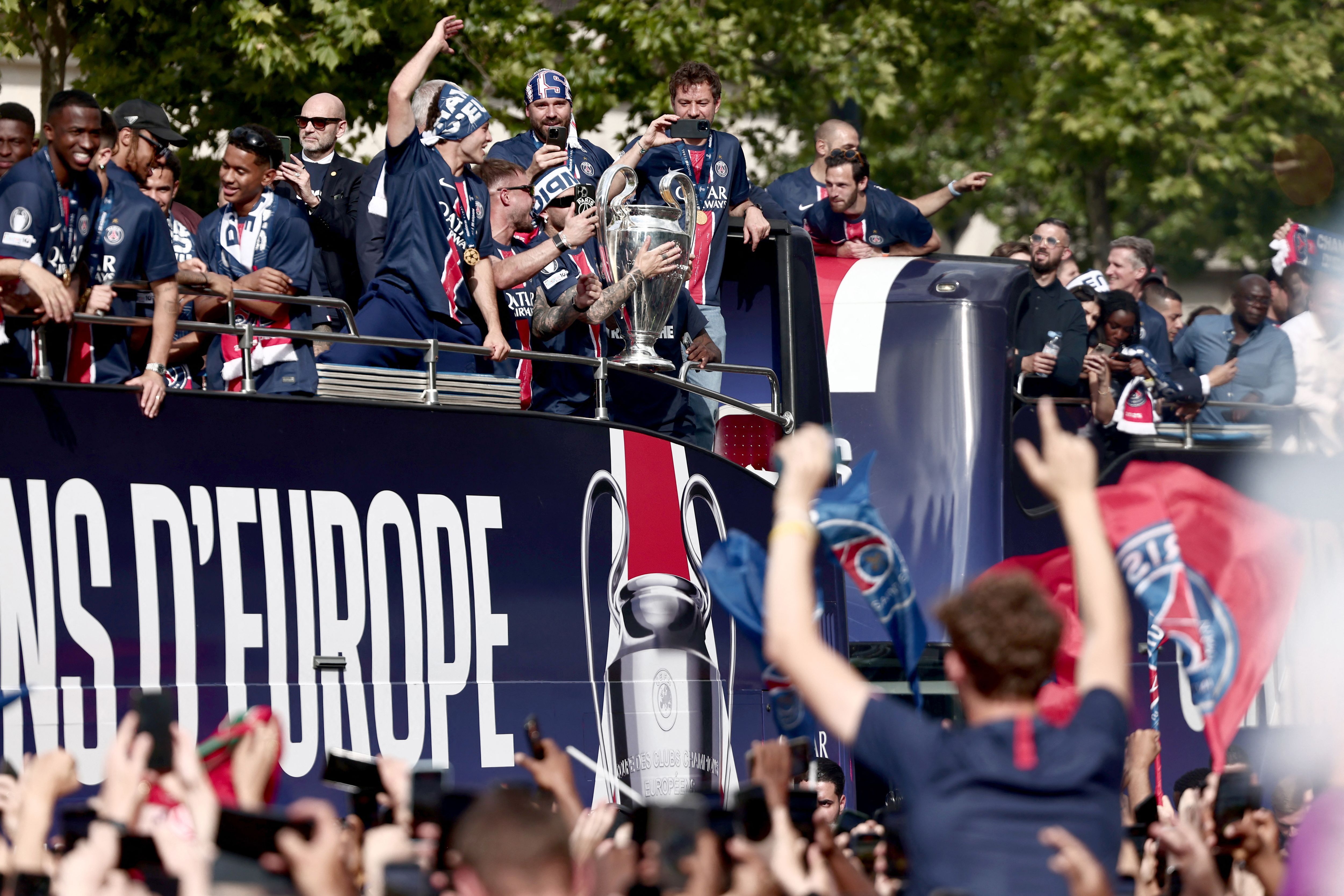 FBL-EUR-C1-PSG-PARADE