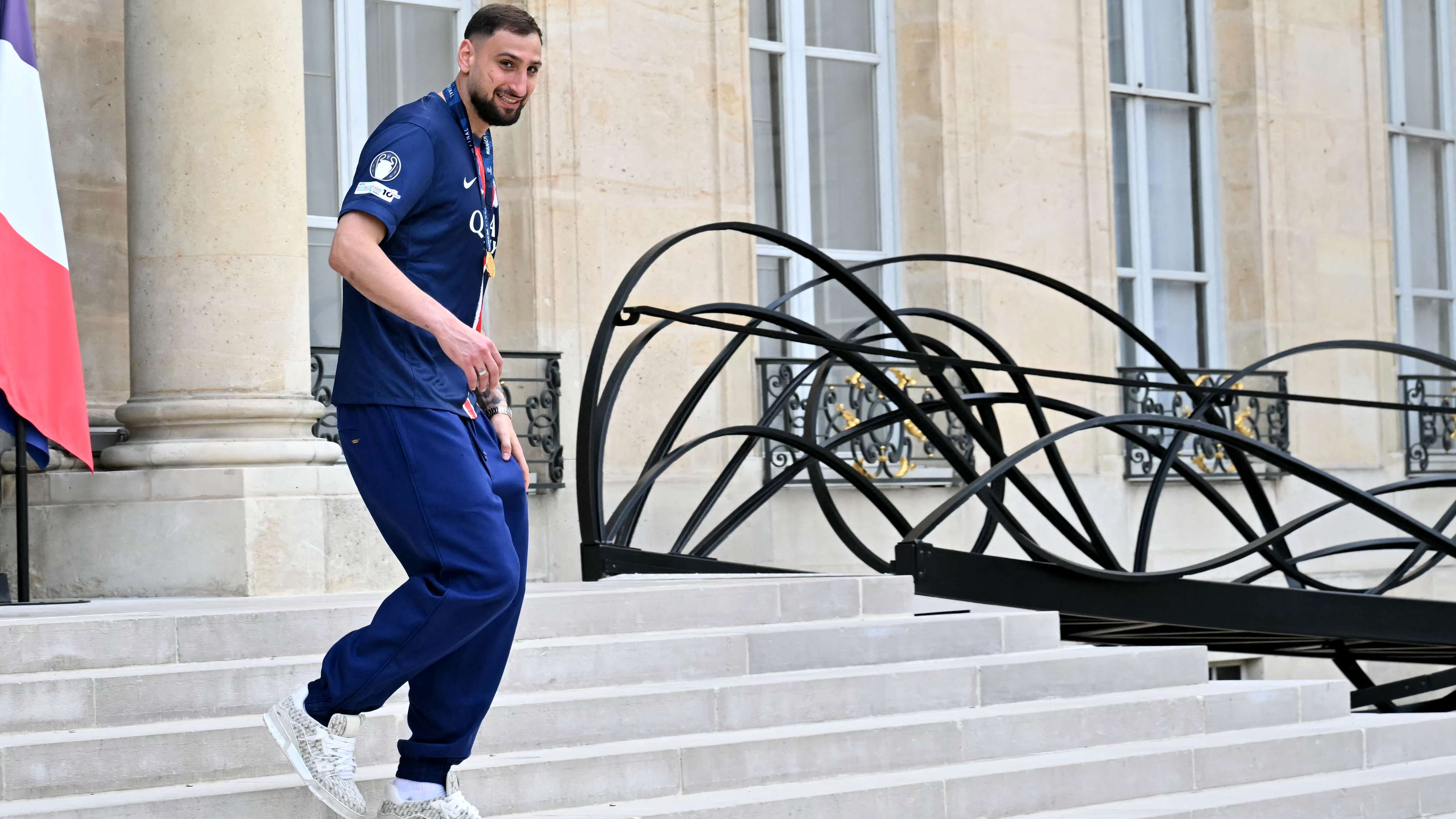 FBL-EUR-C1-PSG-POLITICS