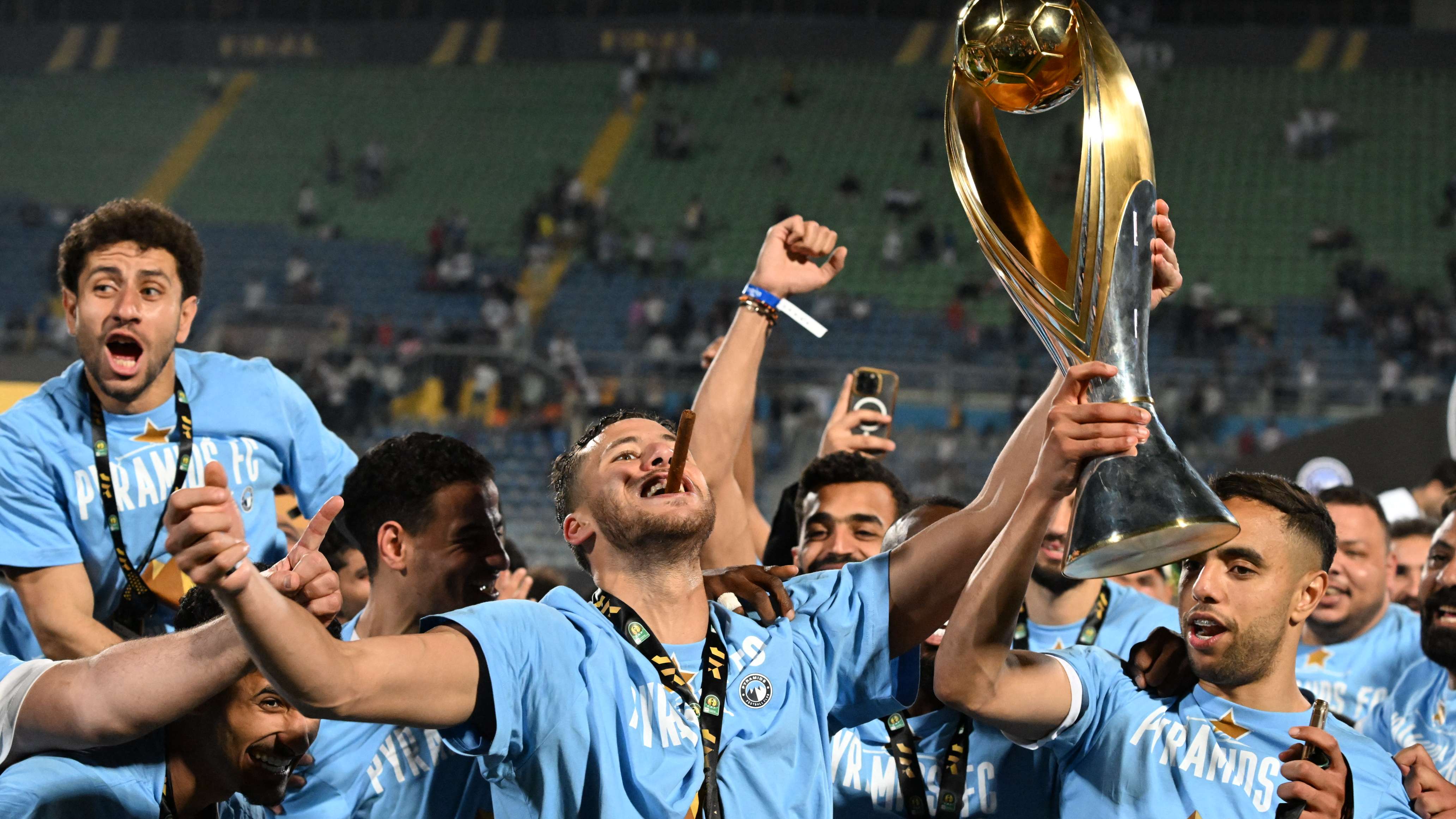 FBL-CAF-C1-PYRAMIDS-SUNDOWNS