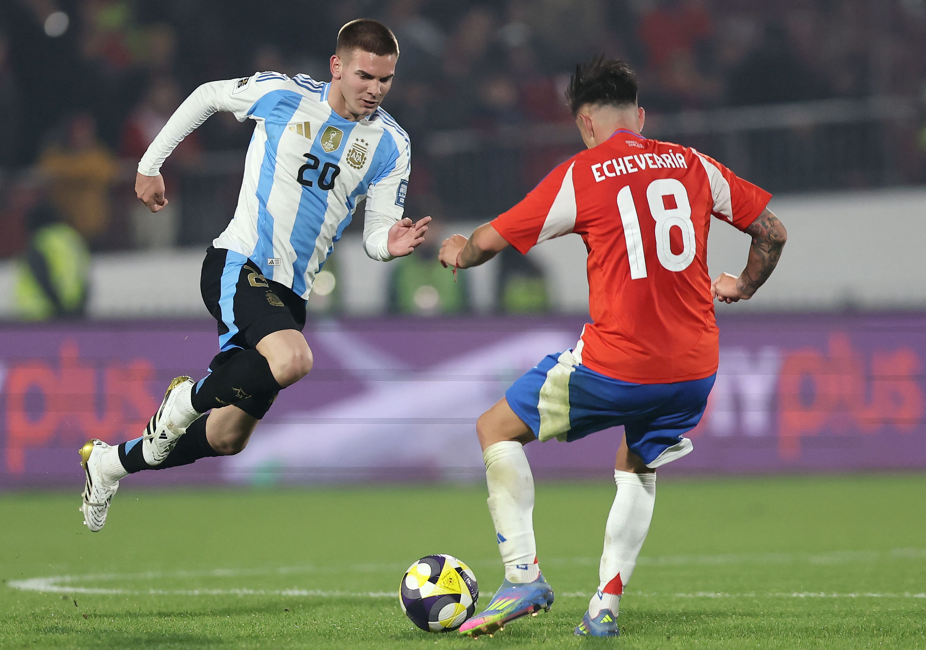 TOPSHOT-FBL-WC-2026-SAMERICA-QUALIFIERS-CHI-ARG