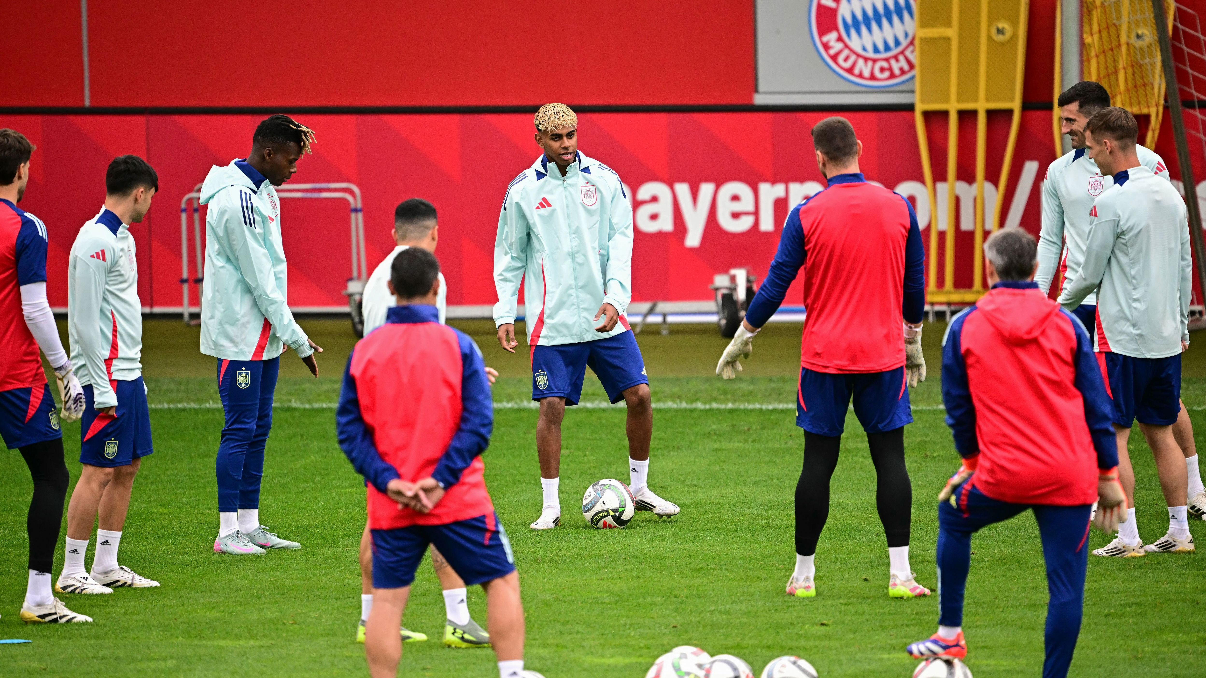 FBL-EUR-NATIONS-POR-ESP-TRAINING