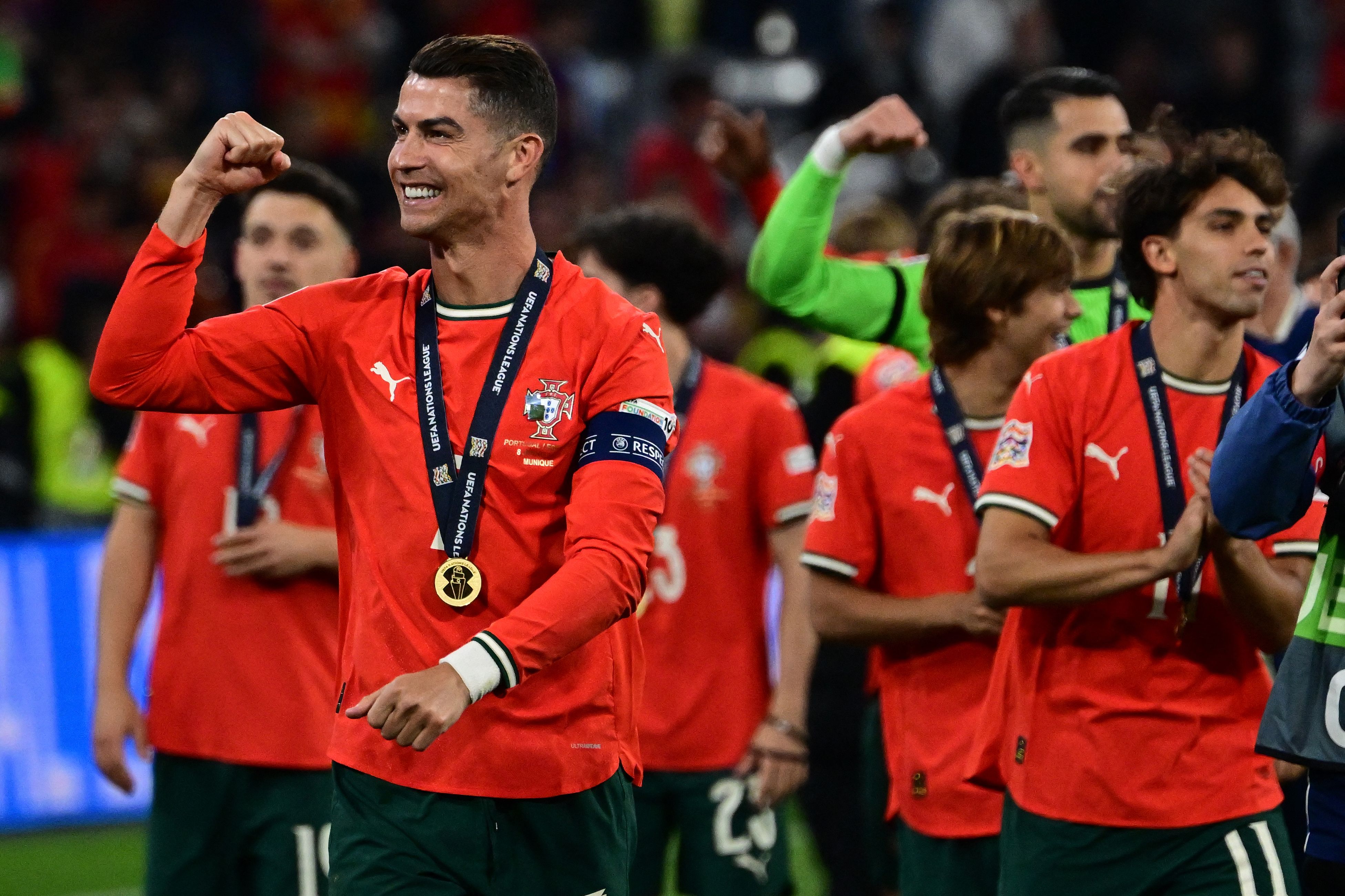 TOPSHOT-FBL-EUR-NATIONS-POR-ESP-TROPHY