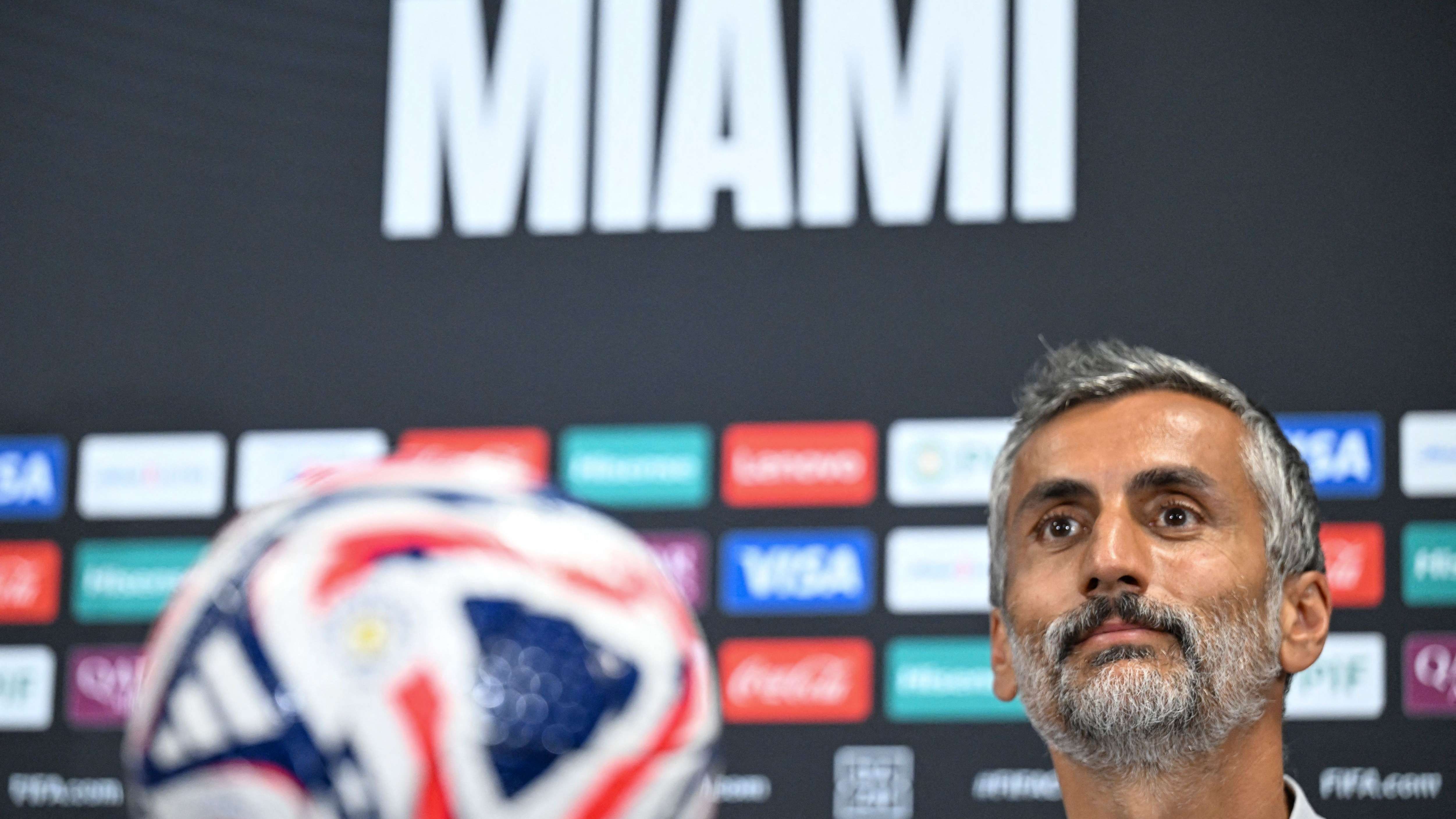 FBL-WC-CLUB-2025-AHLY-PRESSER