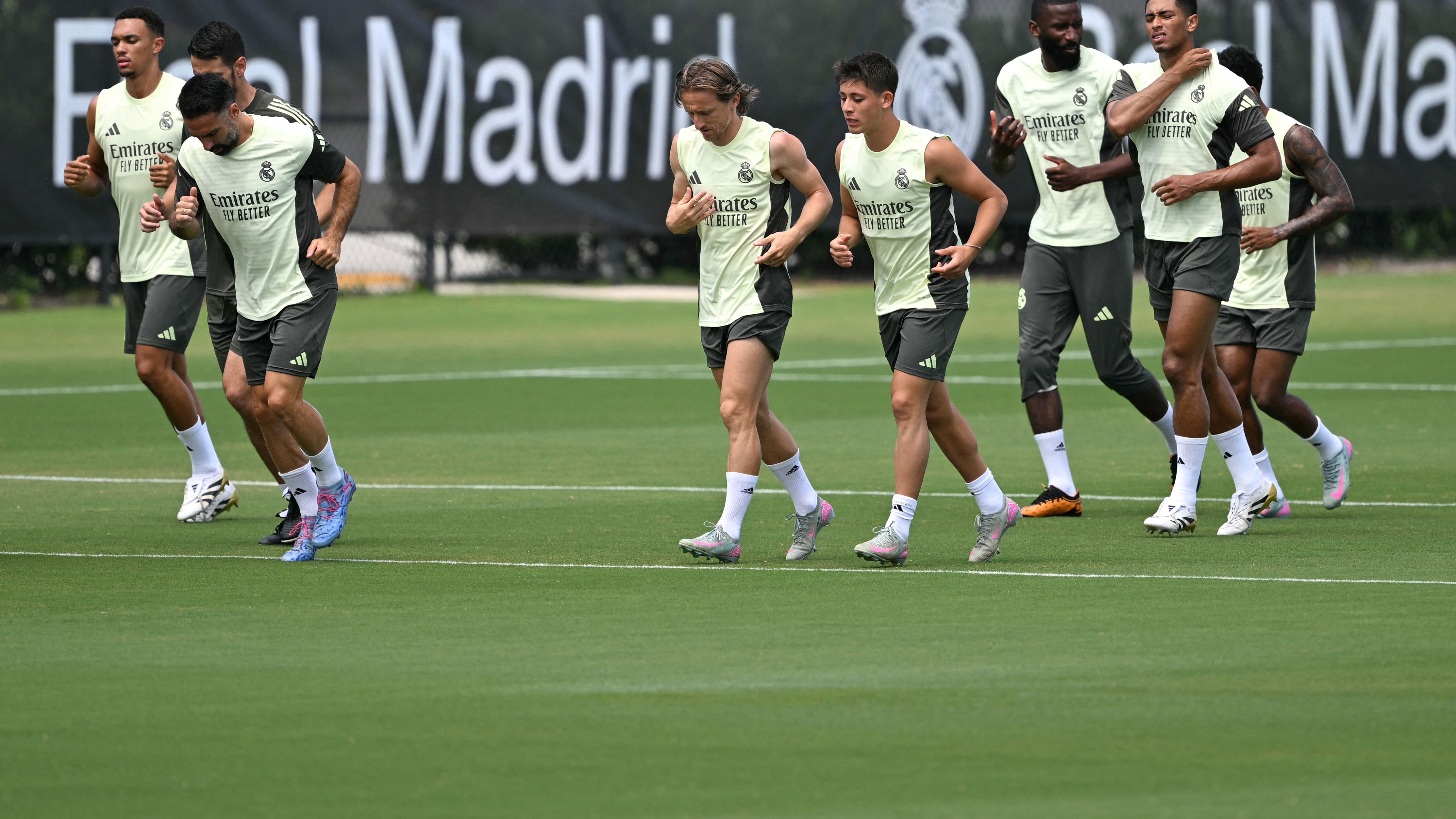 FBL-WC-CLUB-2025-TRAINING-REAL MADRID