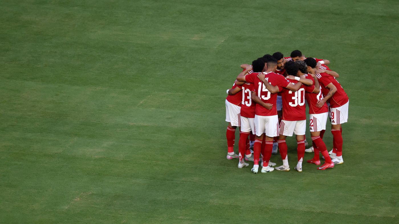 الأهلي يتدرب بملعب مدرسة استعدادا لمواجهة بالميراس