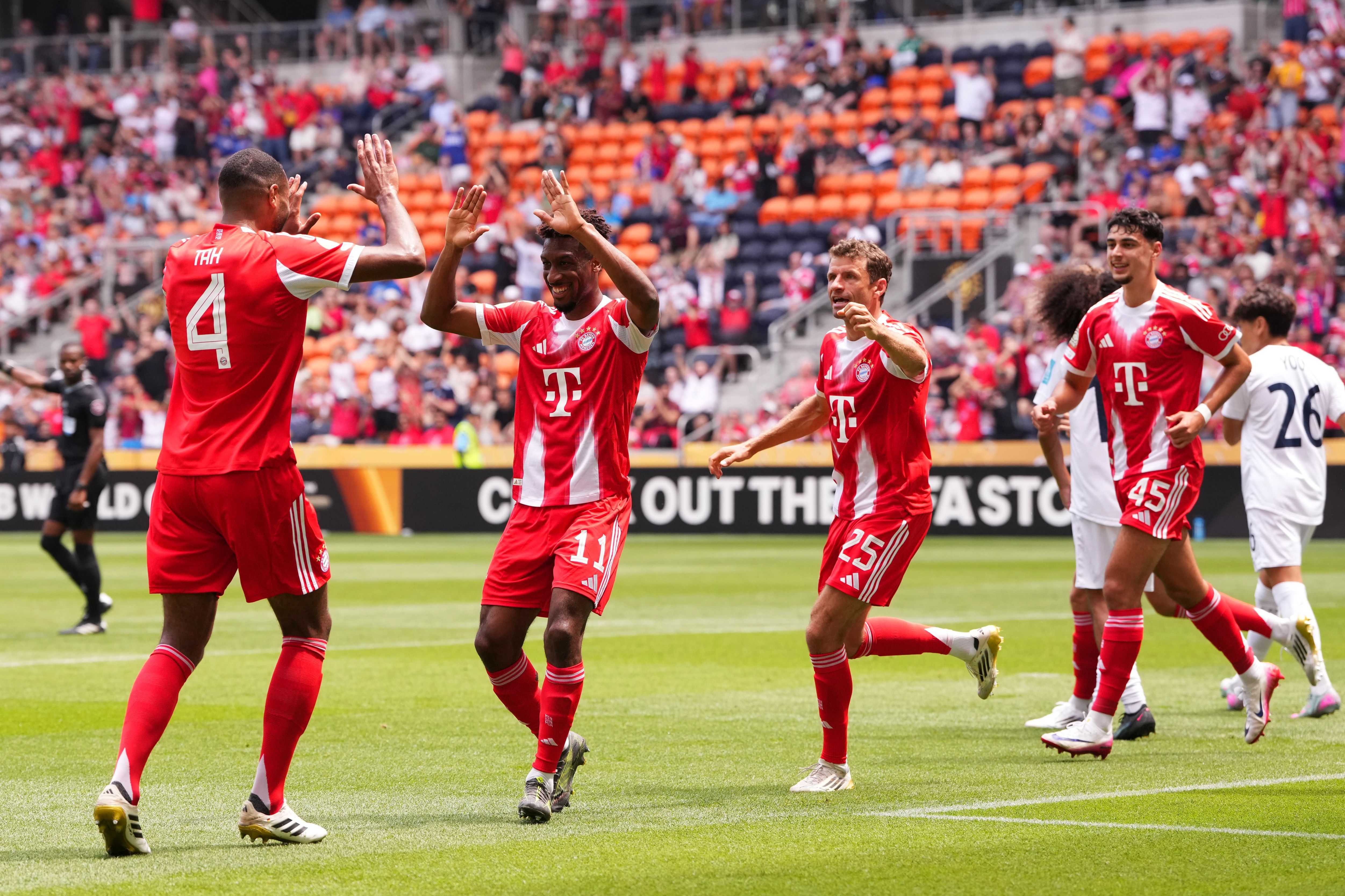 FC Bayern München v Auckland City FC: Group C - FIFA Club World Cup 2025