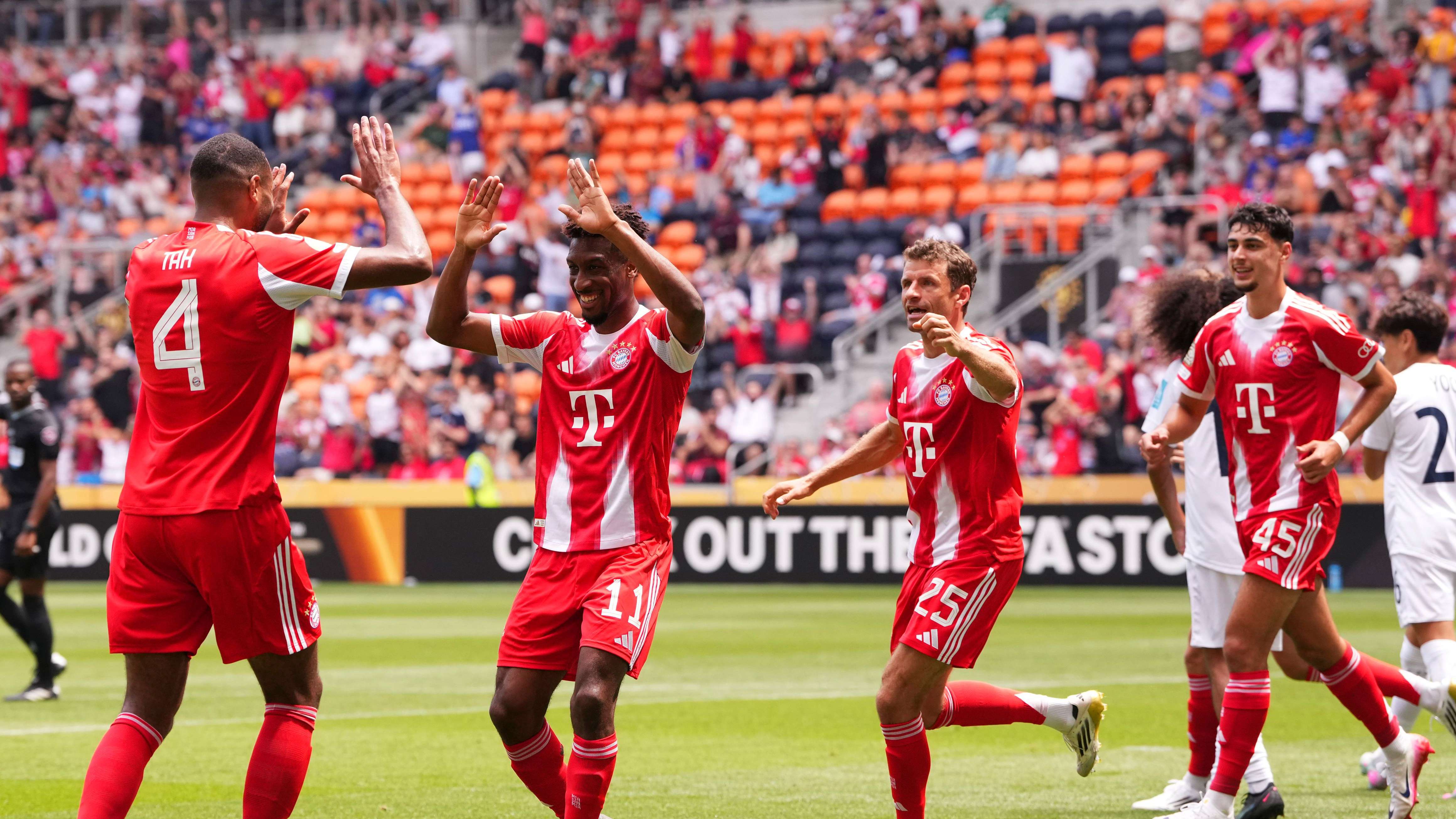 FC Bayern München v Auckland City FC: Group C - FIFA Club World Cup 2025