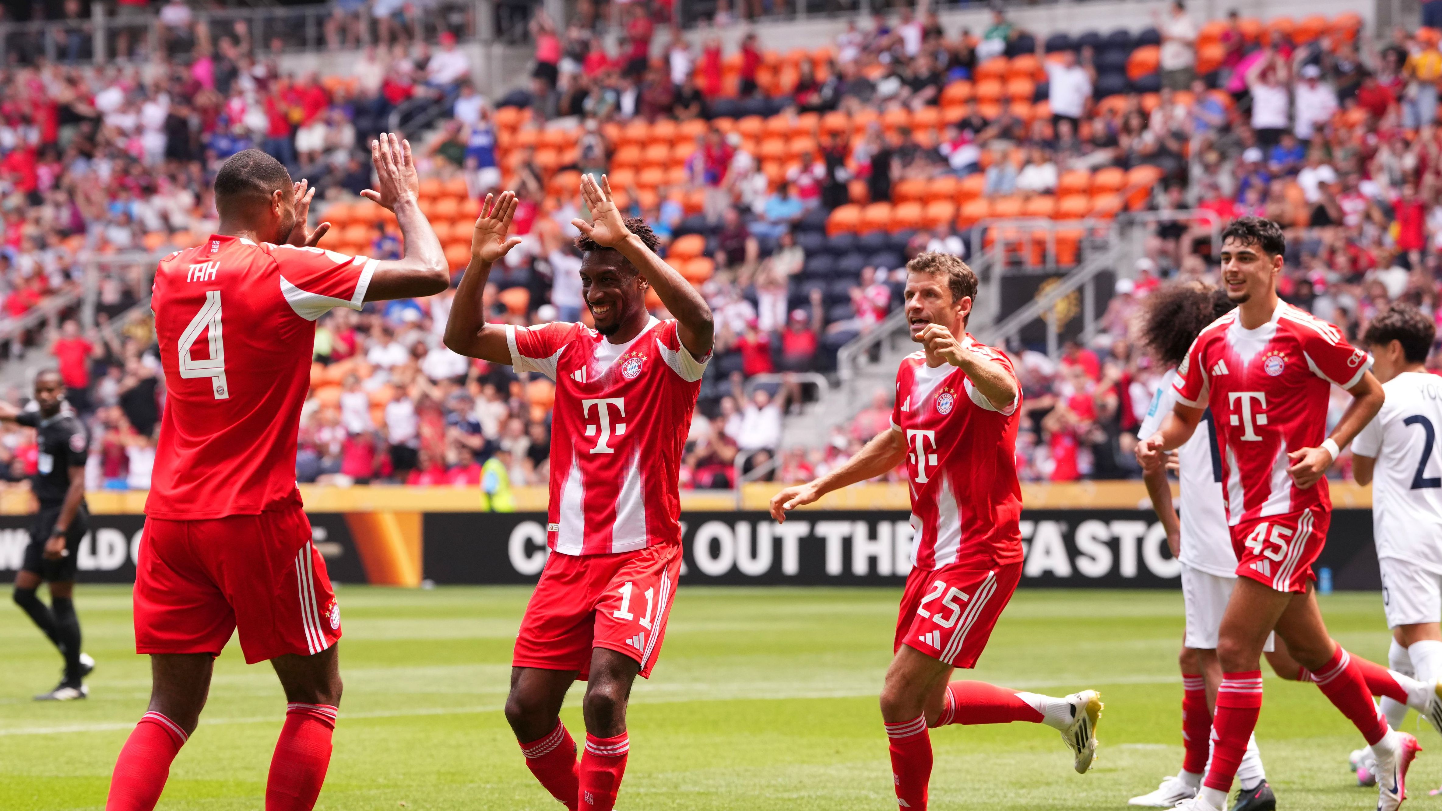 FC Bayern München v Auckland City FC: Group C - FIFA Club World Cup 2025