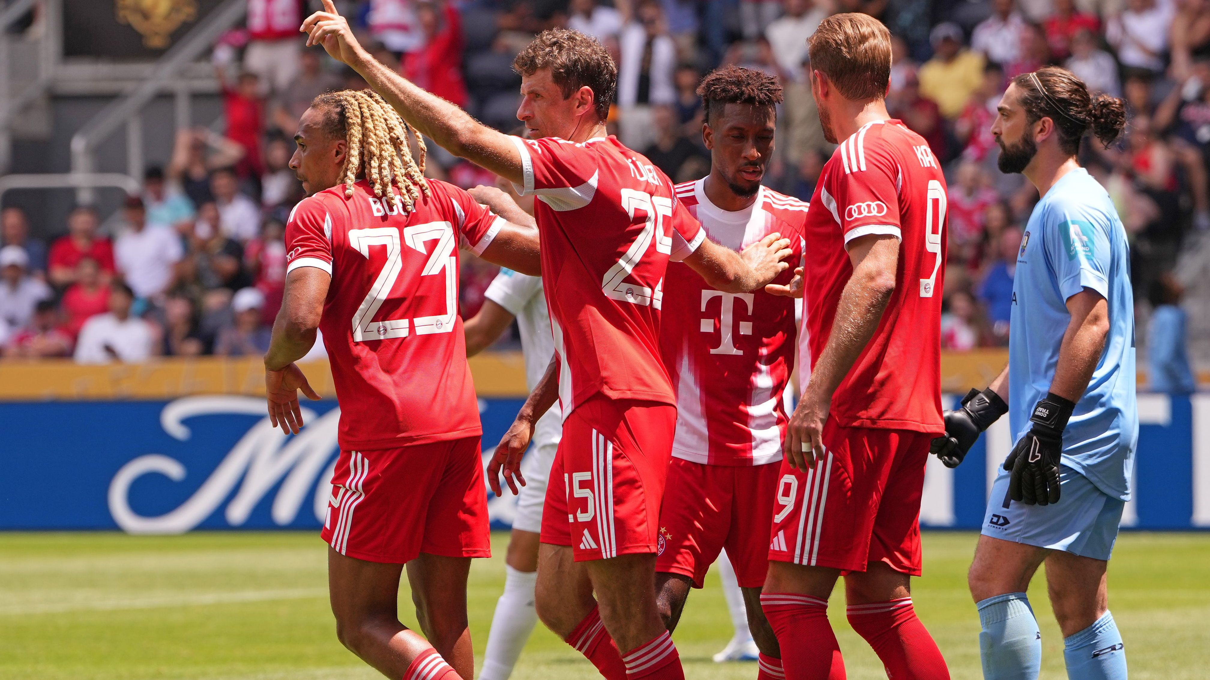 FC Bayern München v Auckland City FC: Group C - FIFA Club World Cup 2025