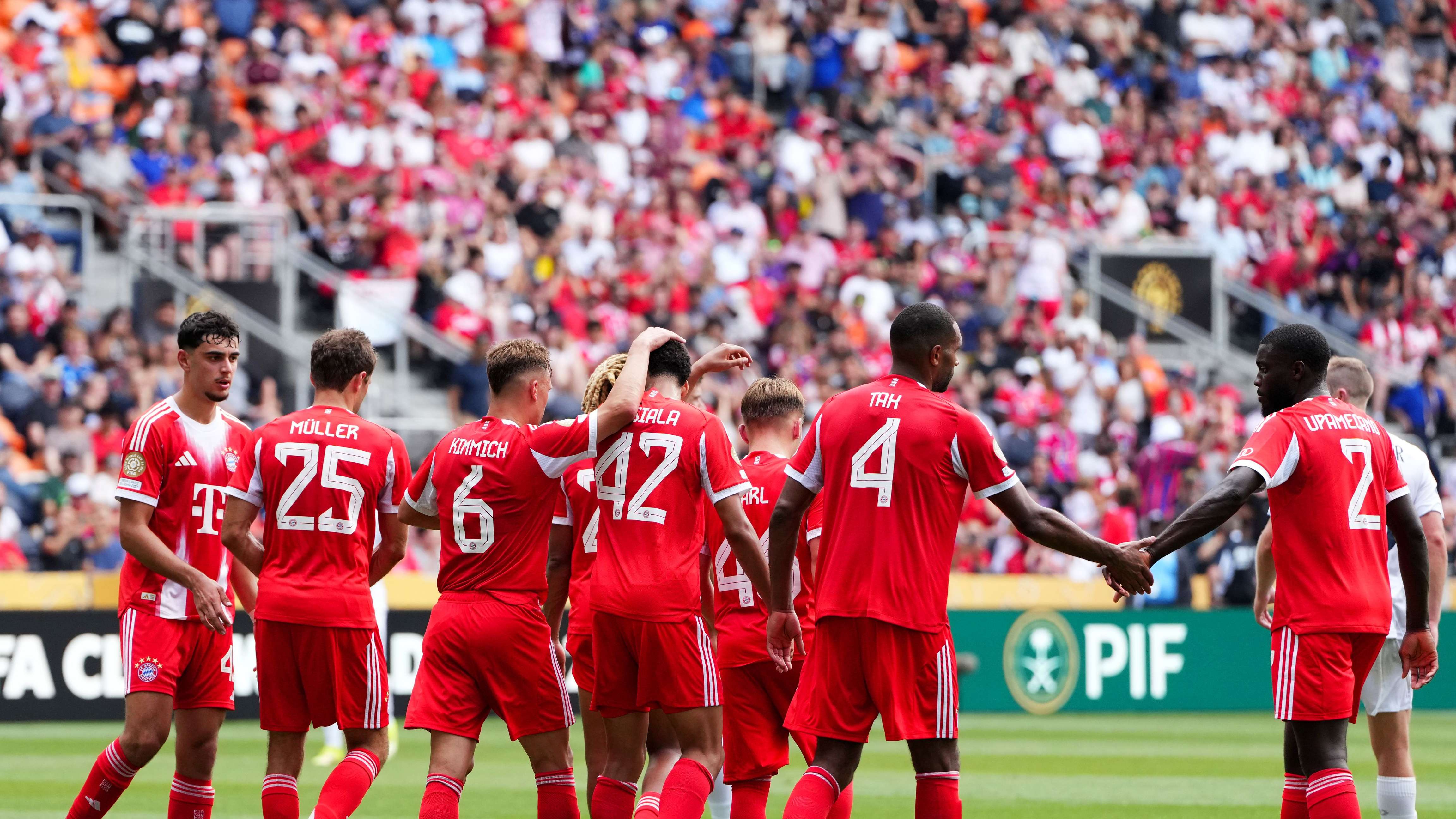 FC Bayern München v Auckland City FC: Group C - FIFA Club World Cup 2025