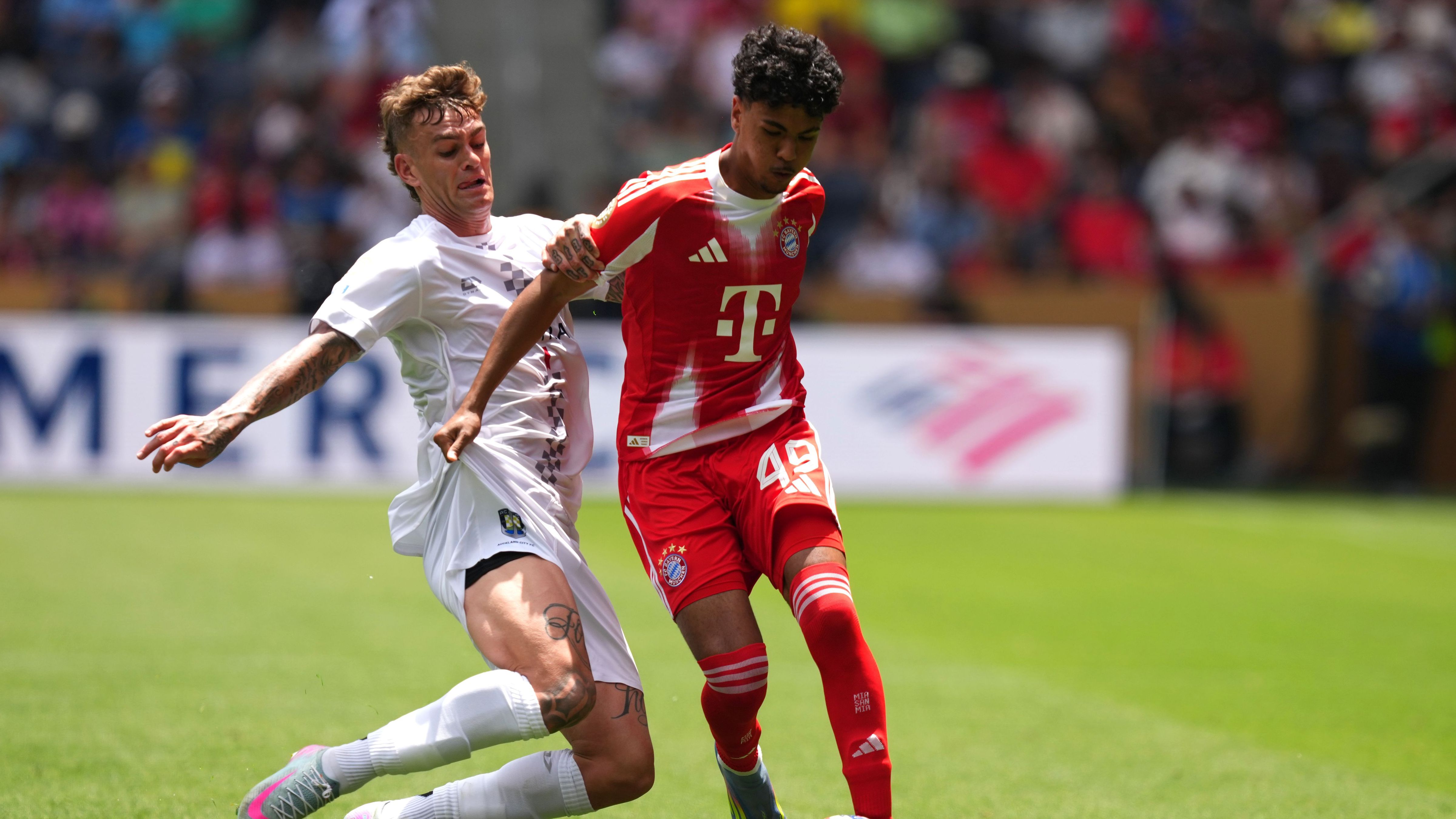 FC Bayern München v Auckland City FC: Group C - FIFA Club World Cup 2025